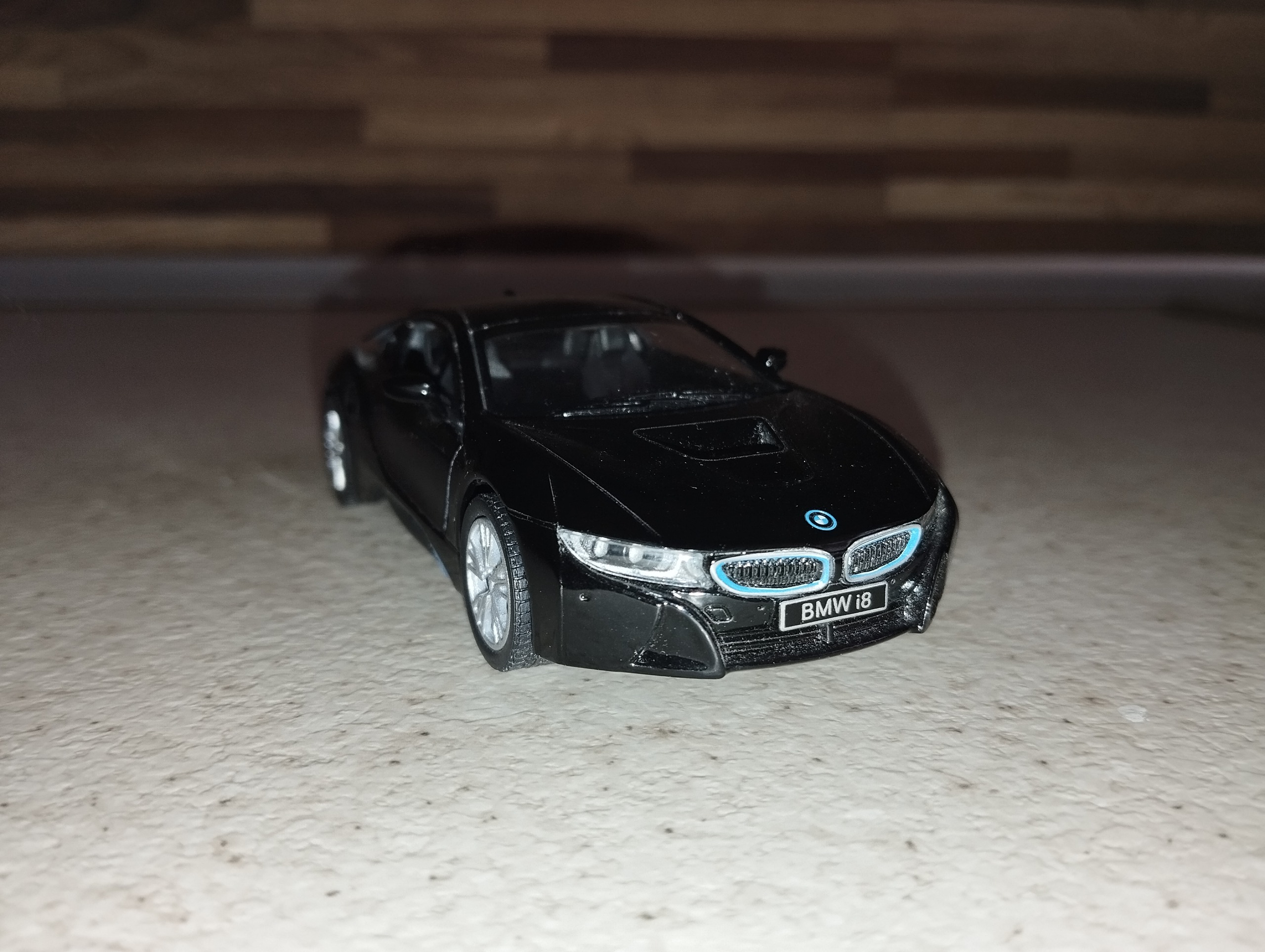 ماکت ب ام و i8