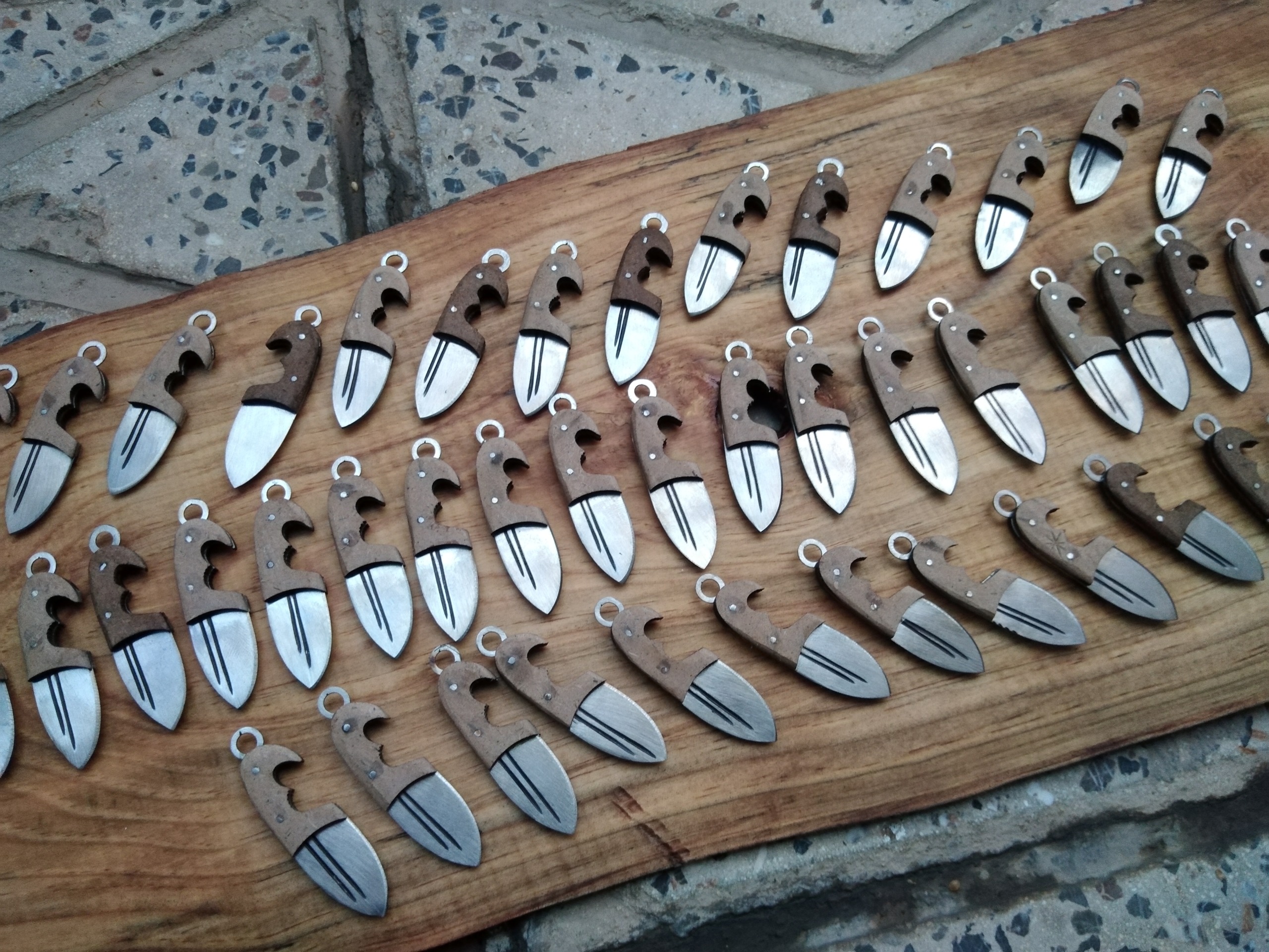 سر کلیدی طرح چاقو