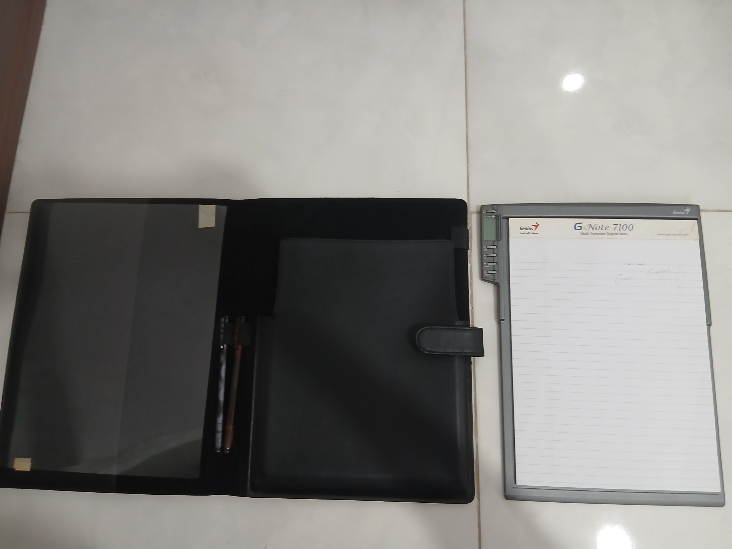 دفترچه یادداشت دیجیتال جینِیوس مدل G-Note 7100