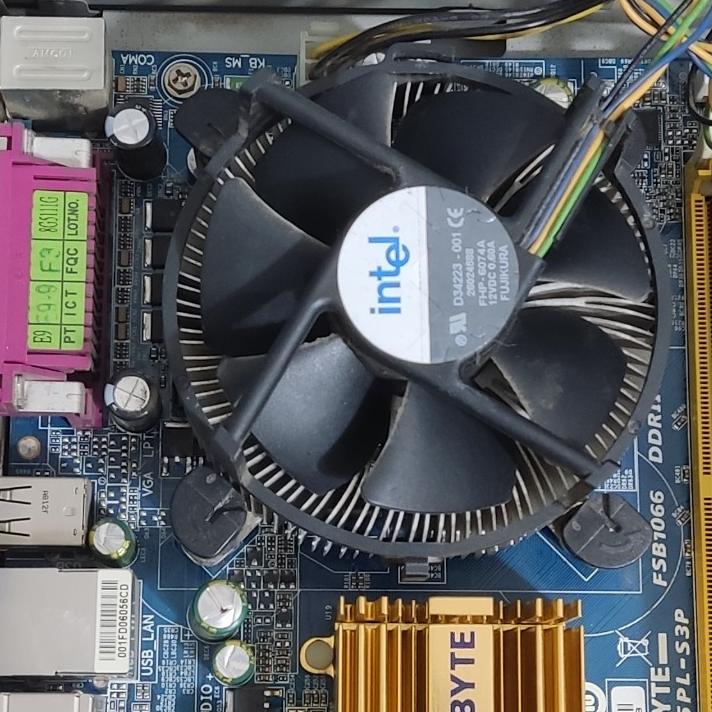 کیس گرافیک دار Nvidia GeForce GT210 با 3 گیگ رم