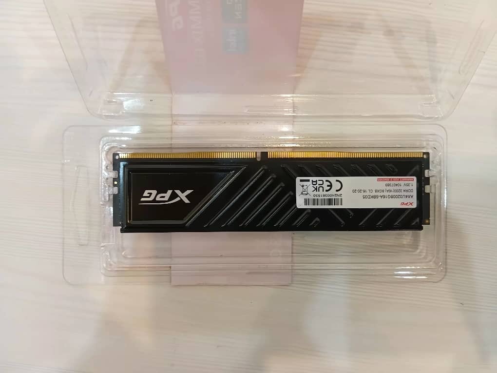 دو عدد رم گیمینگ8 گیگ از برند Kingmax و XPG