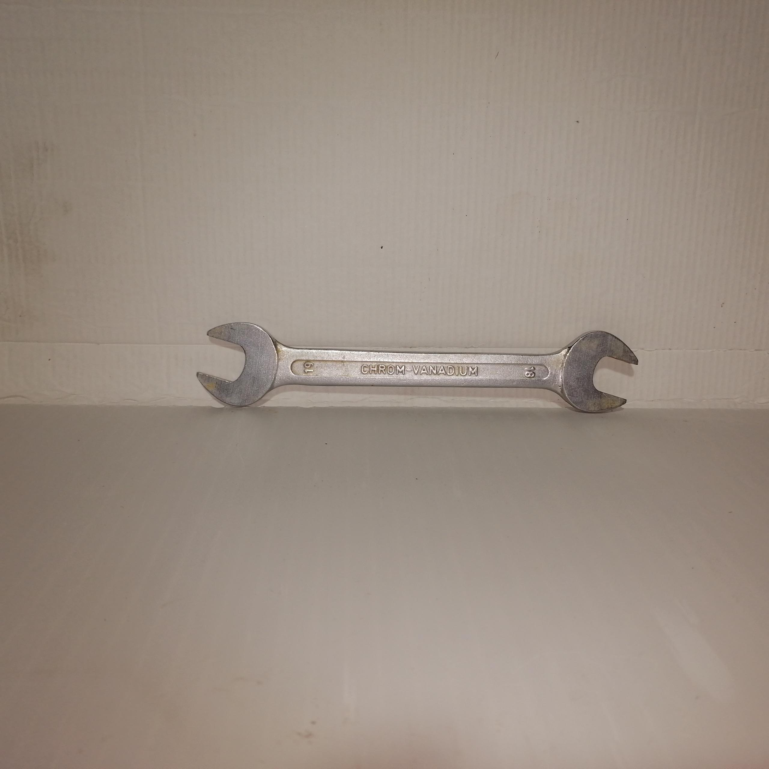 آچار تخت 18-19 آتا ata