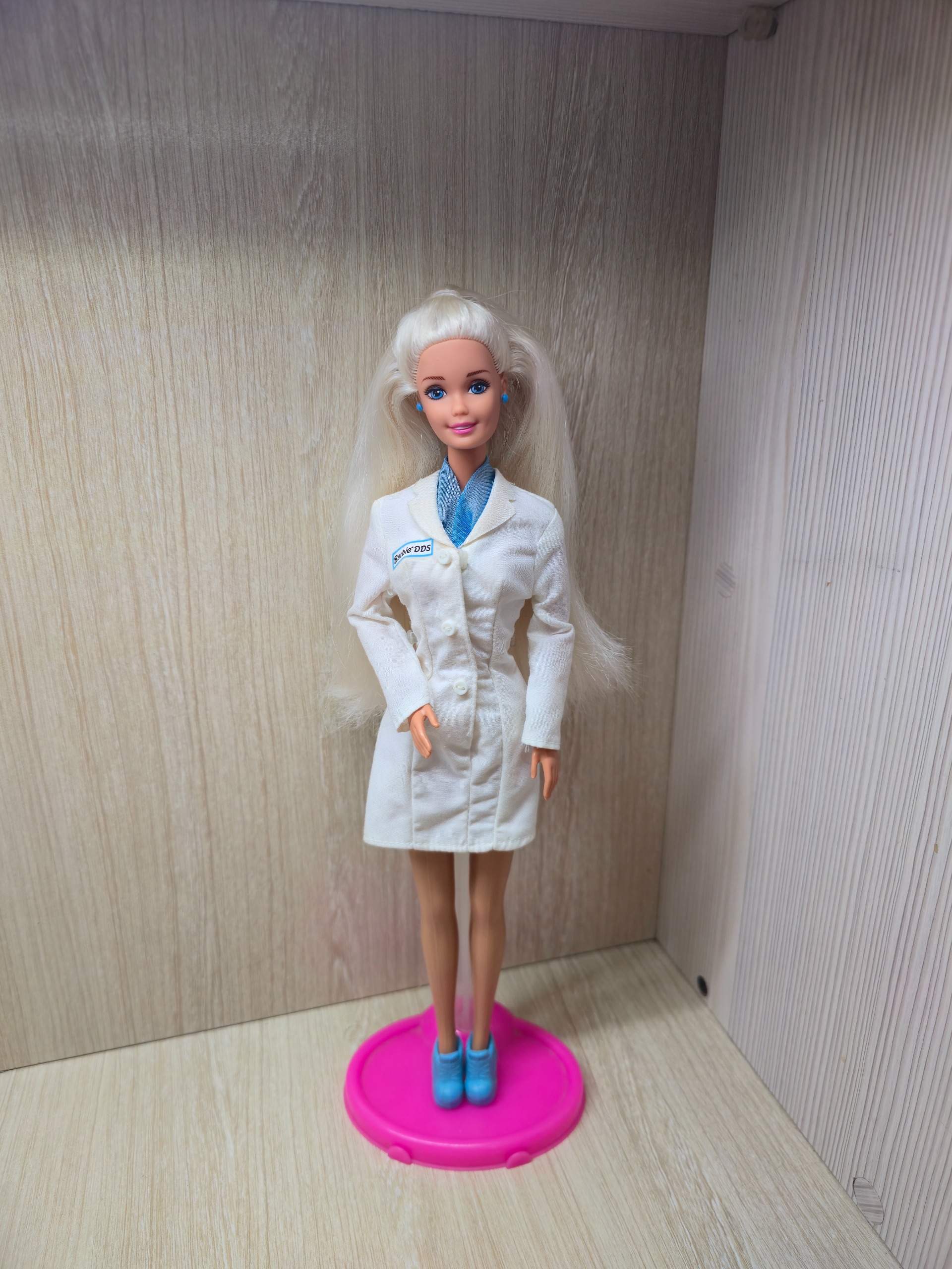 عروسک باربی دندانپزشک