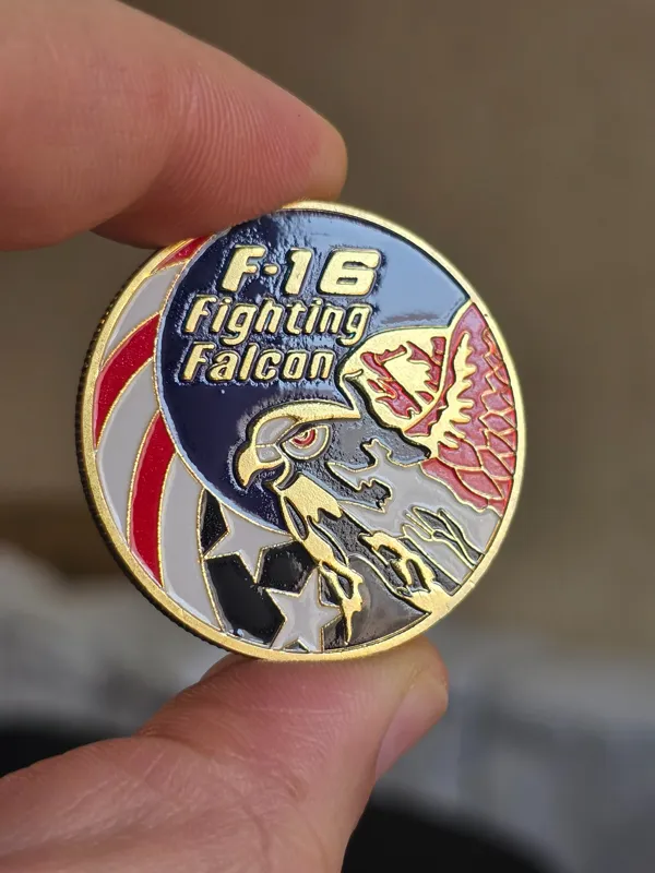 سکه یادبود هواپیما F16