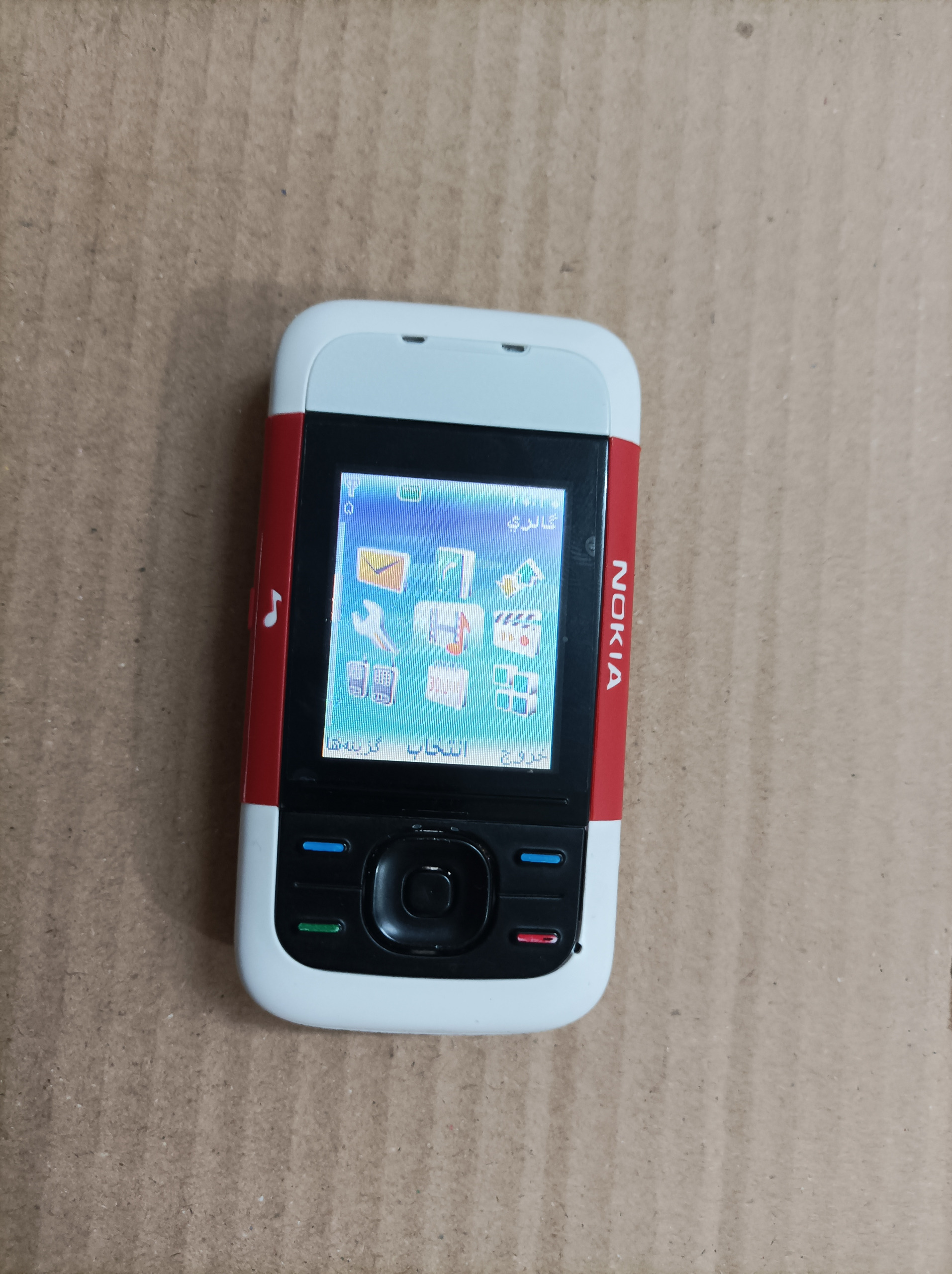 nokia 5200 با باتری و شارژر