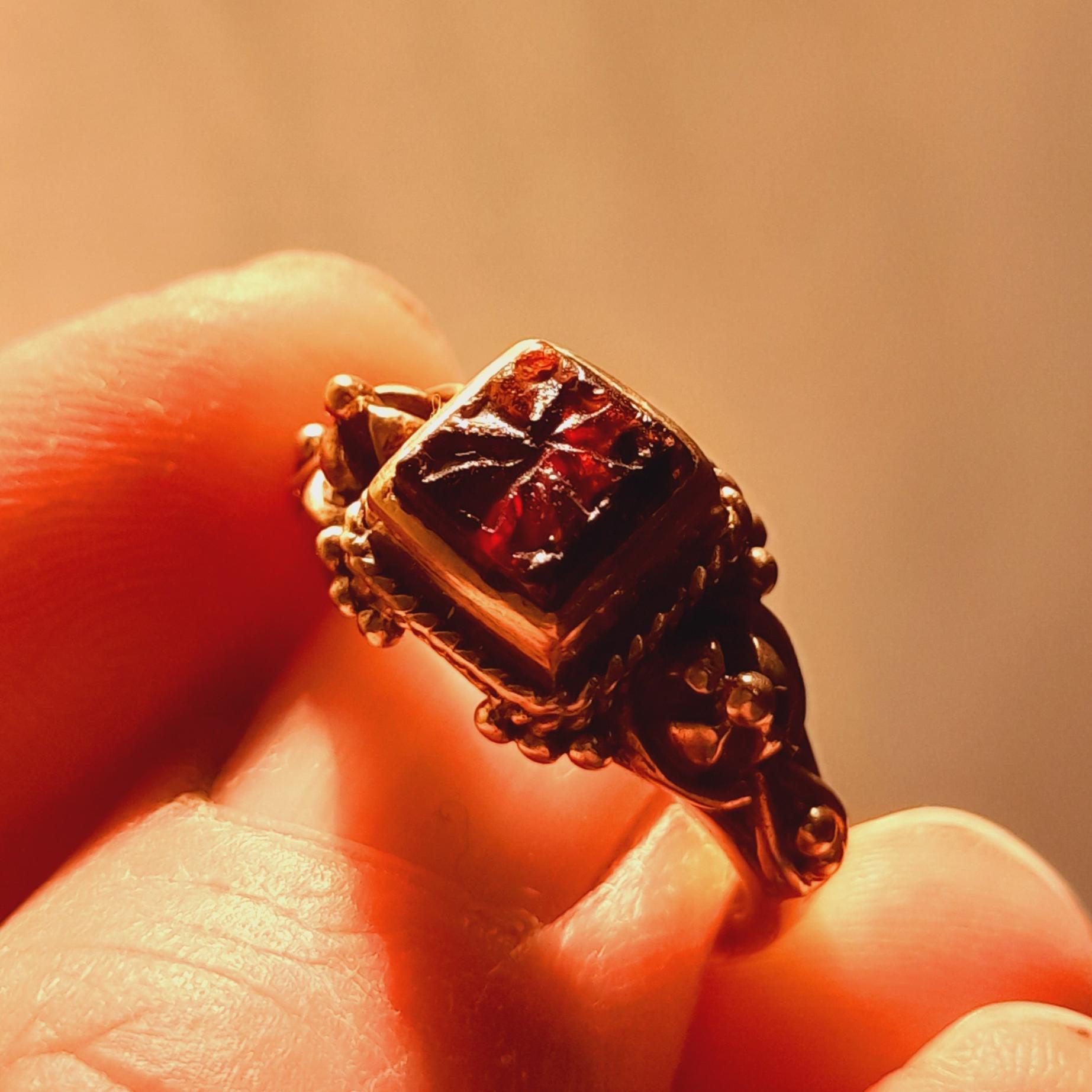 انگشتر نشان یاقوت سیلان