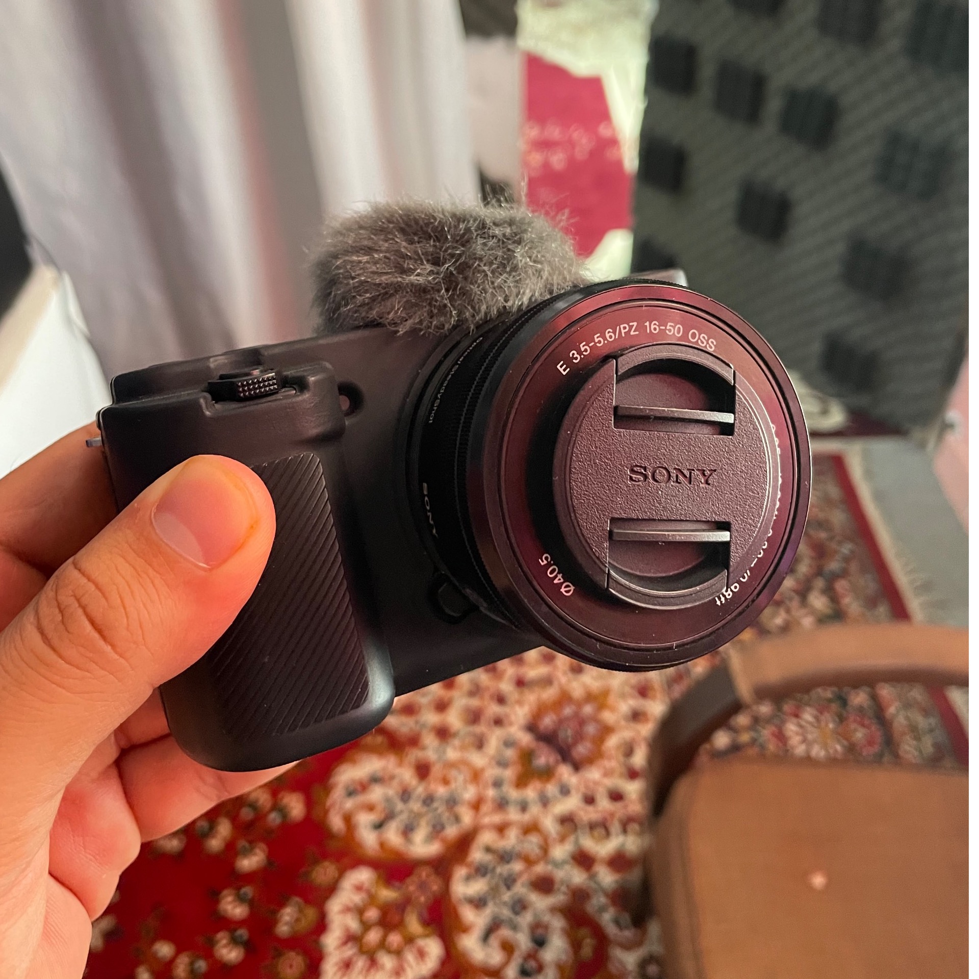 دوربین سونی ZV-E10 نیمه حرفه ای با لنز 16-50