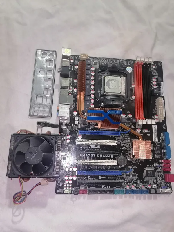 باندل PHENOM 1090T  M4A79T DELUXE