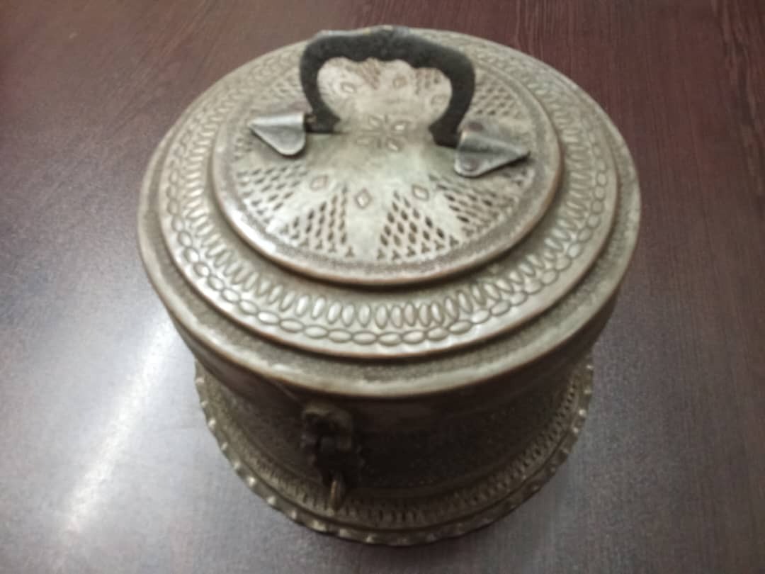 ظرف مسی قدیمی