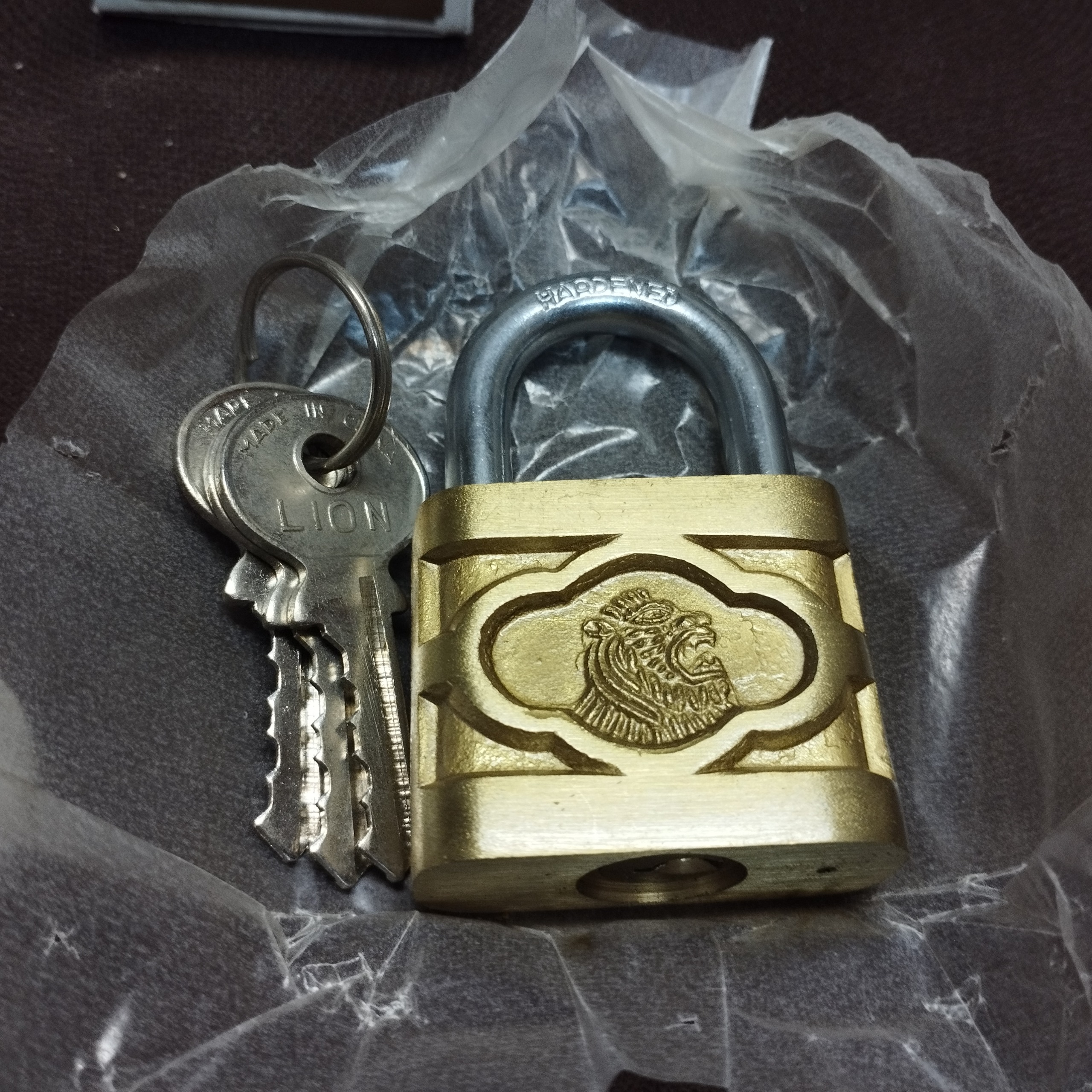 قفل آویز برنجی لاین