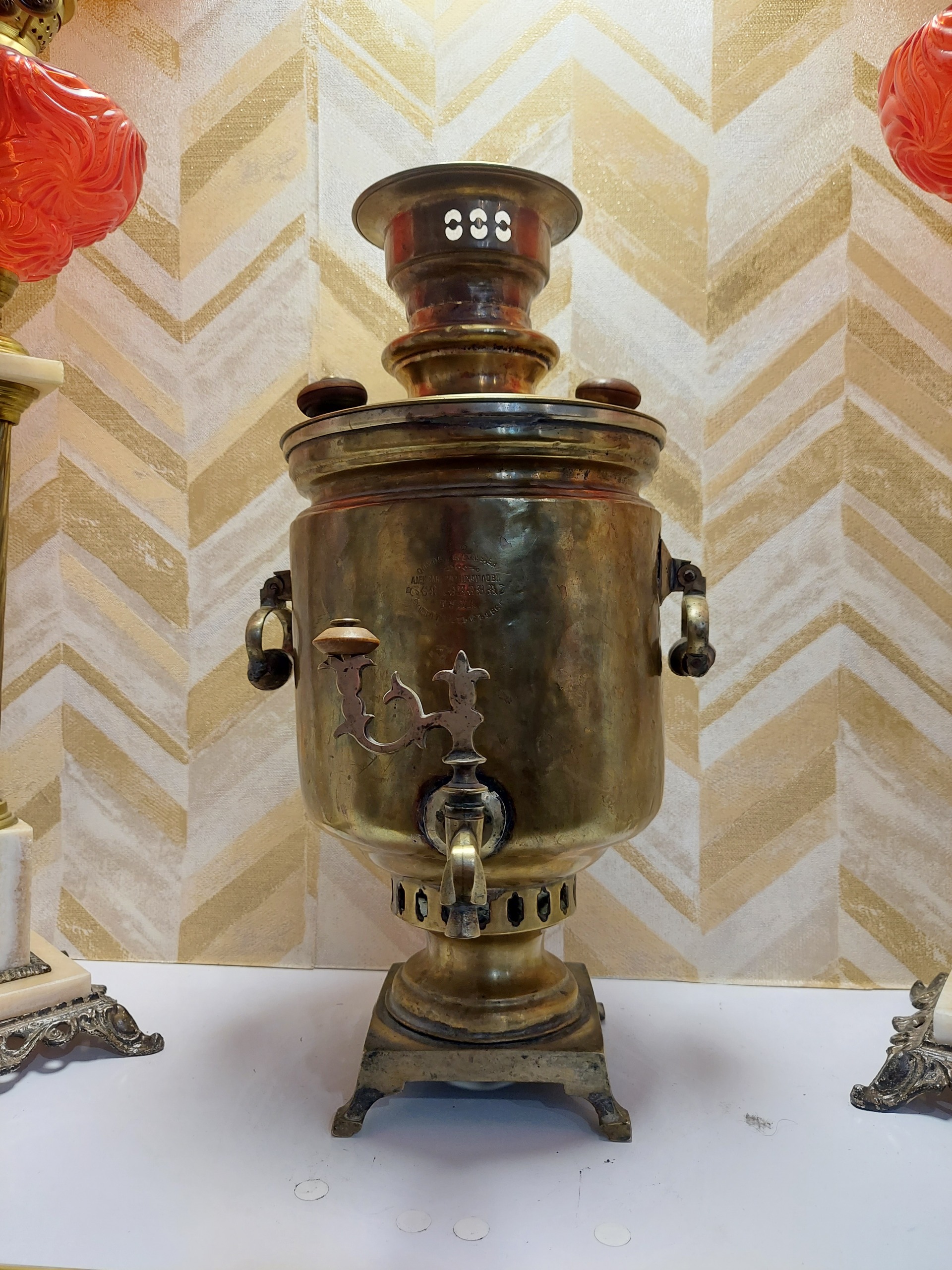 سماور روسی کهنه درب و بدنه مهر دار 130 ساله