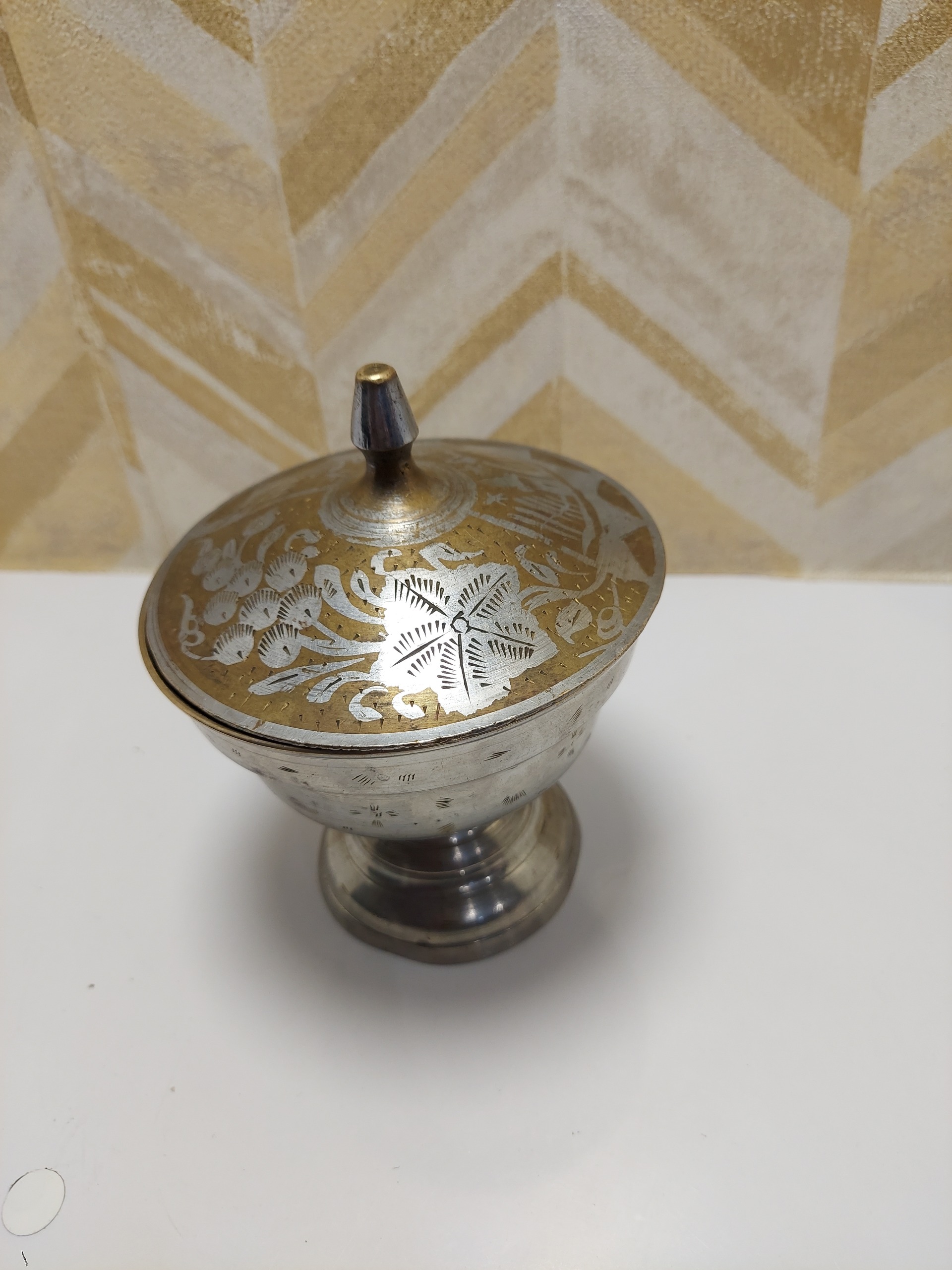 قندان برنجی سنگین وزن قدیمی و سایز بزرگ