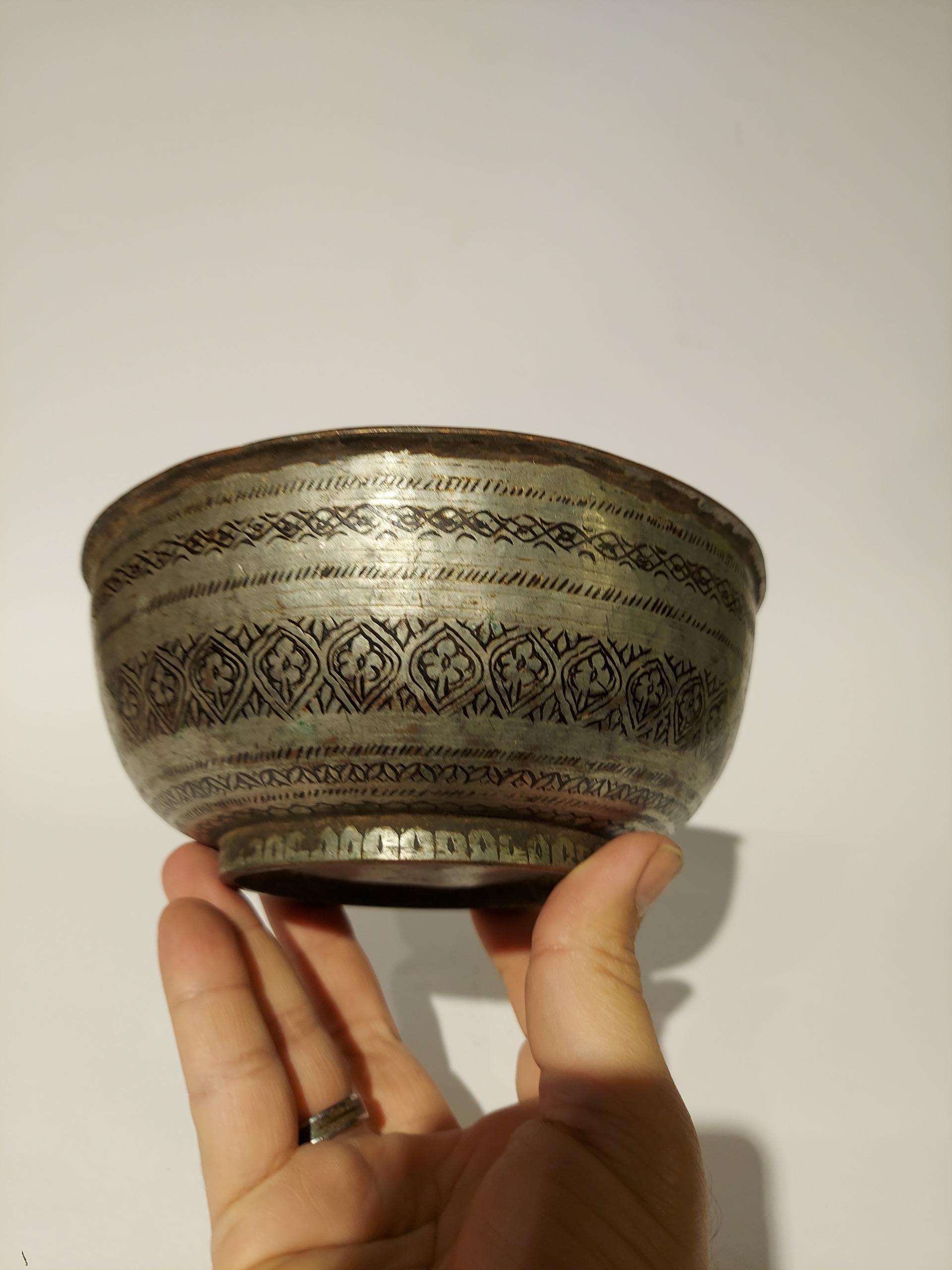 کاسه مسی قلمزنی قاجاری ضخیم و سنگین و زیبا