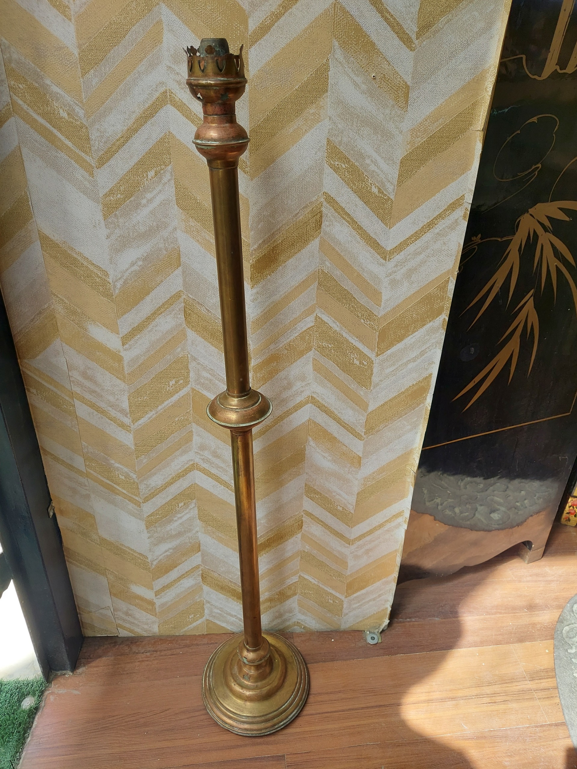 شمعدان برنجی انگلیسی پایه بلند یک متری