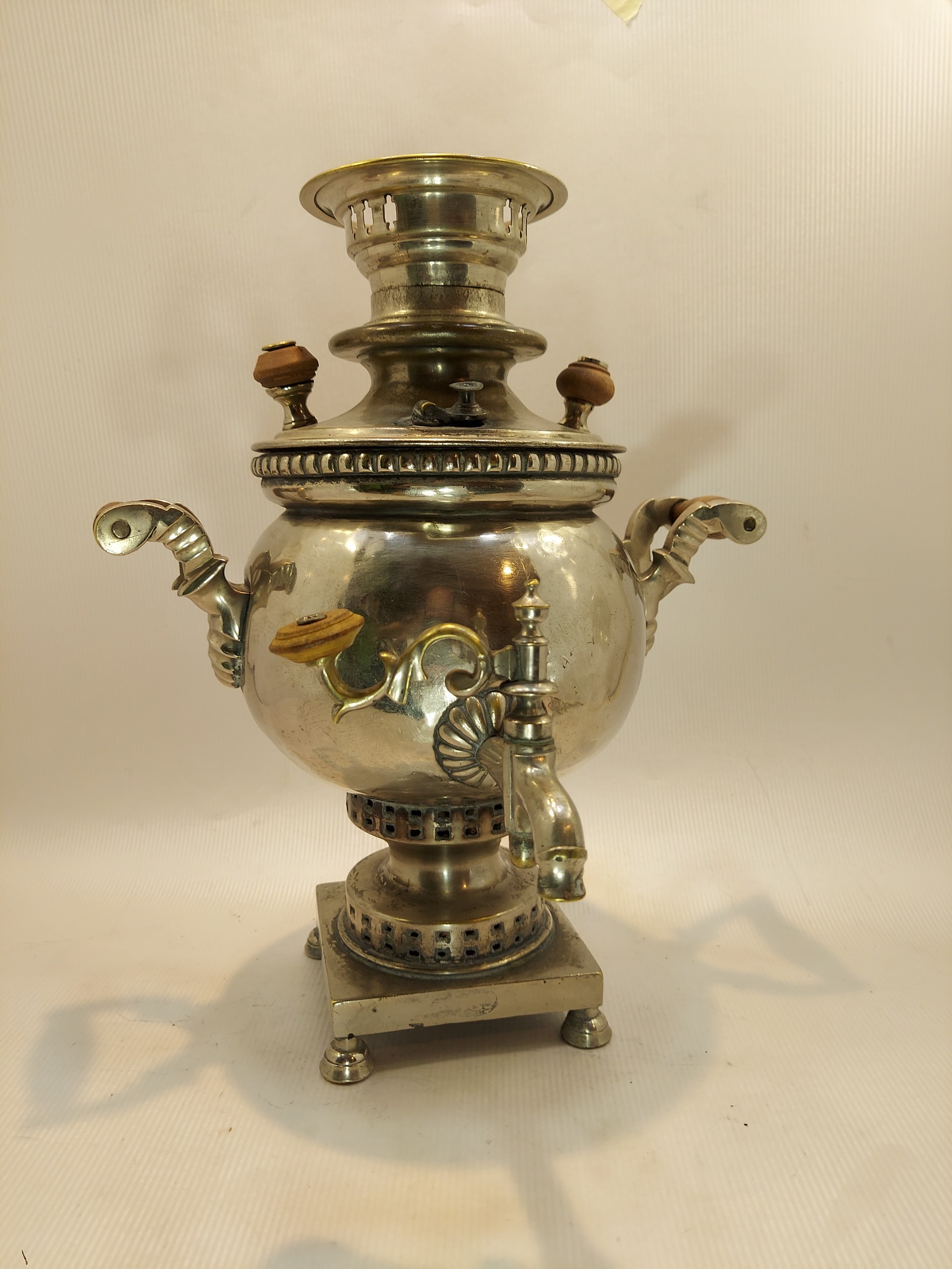 سماور گرد روسی با آب کروم فابریک 140 ساله