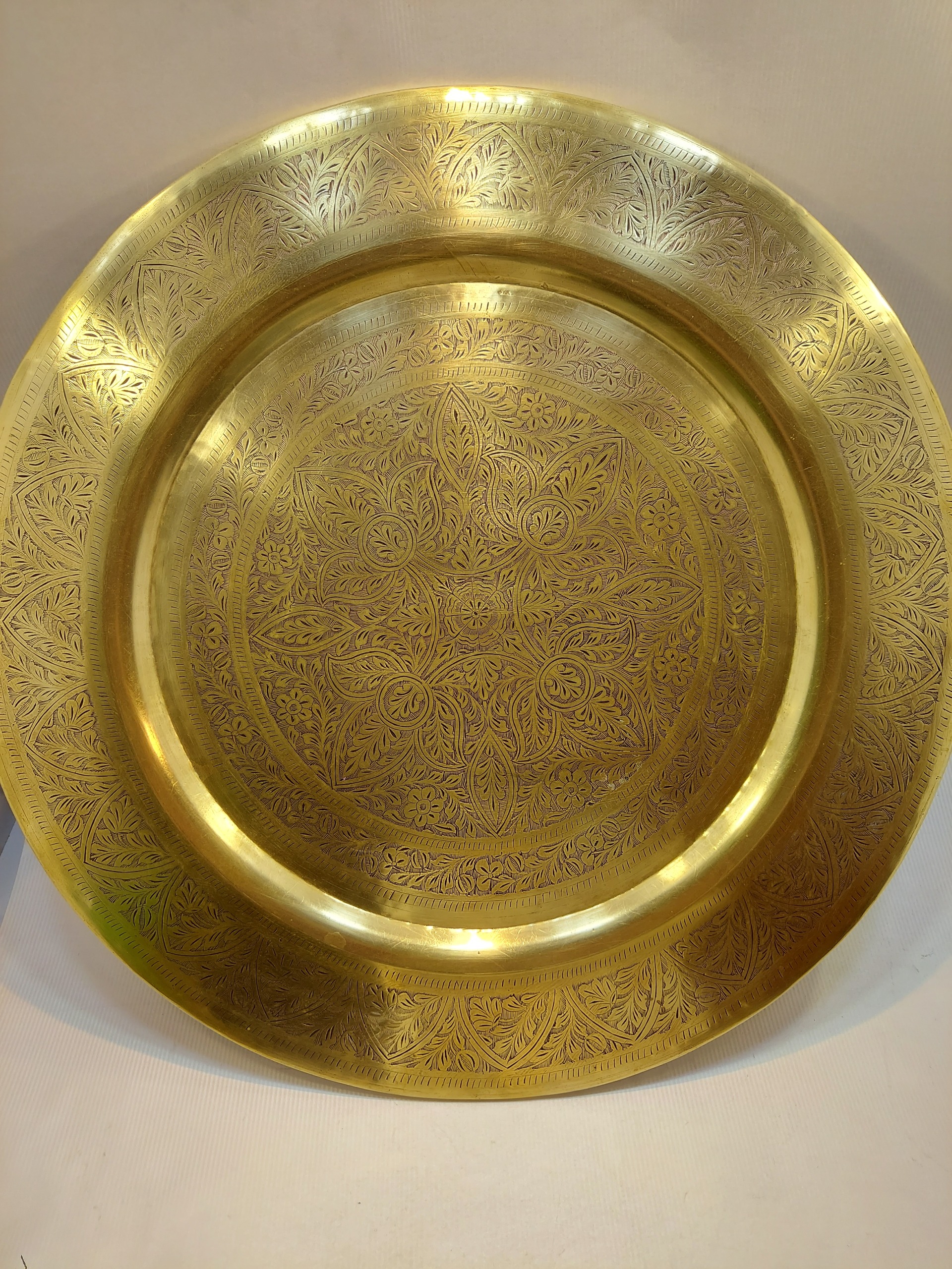 سینی برنجی تمام قلمزنی کهنه کاملا سالم و زیبا