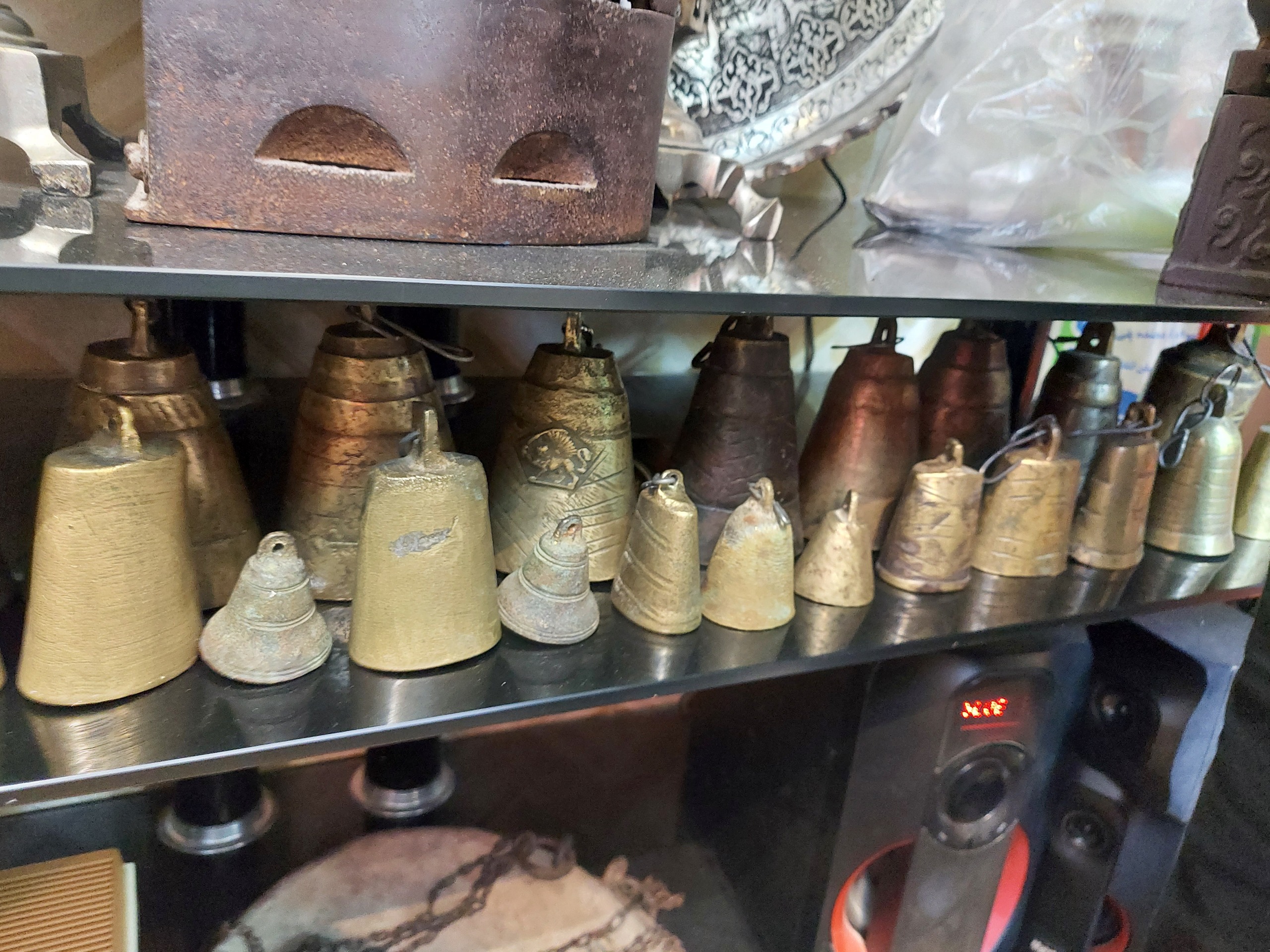 مجموعه بینظیر 35 عدد زنگوله کهنه برنجی