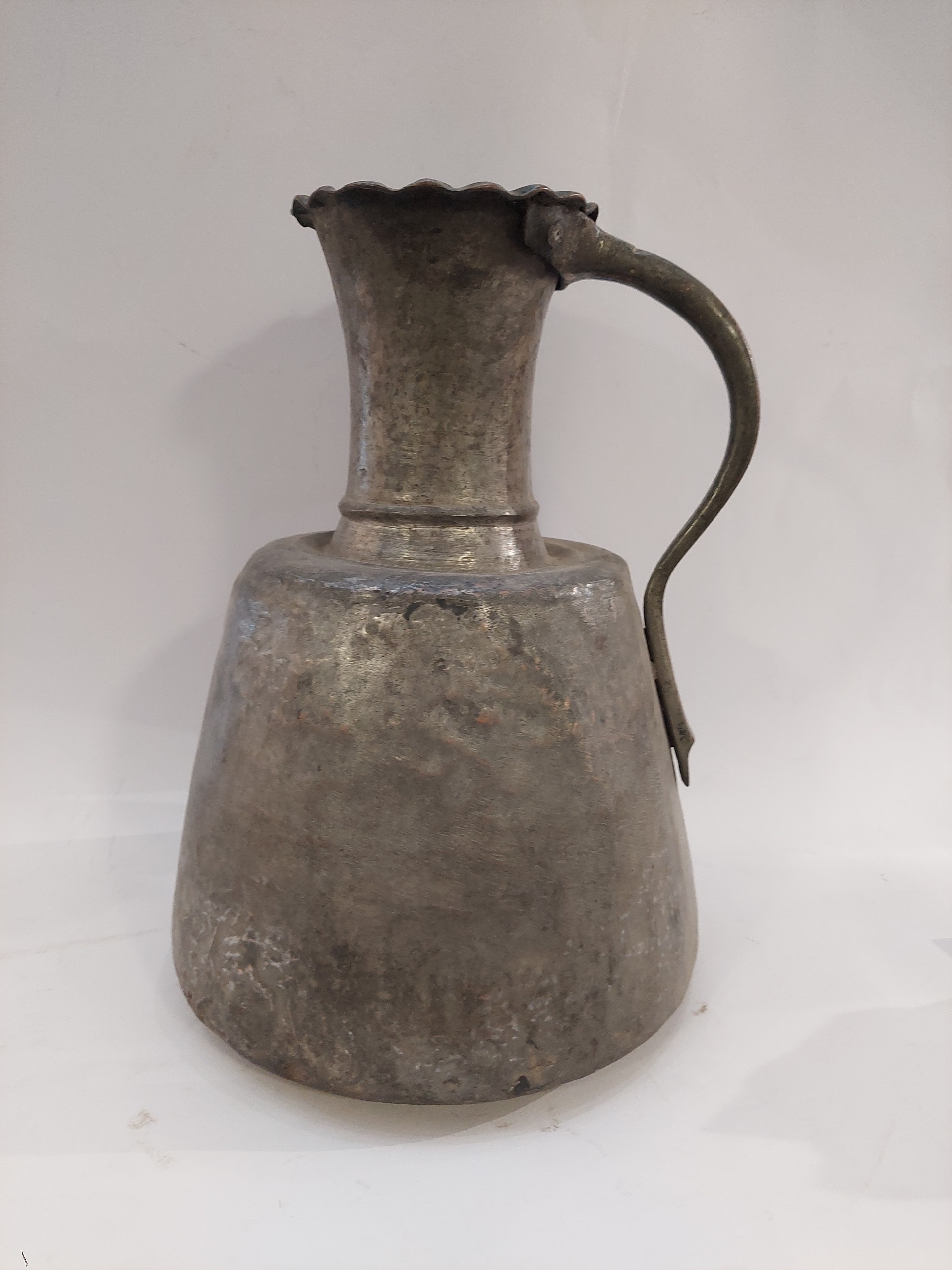 مشربه مسی قاجاری تراش خاص سایز بزرگ سلامت