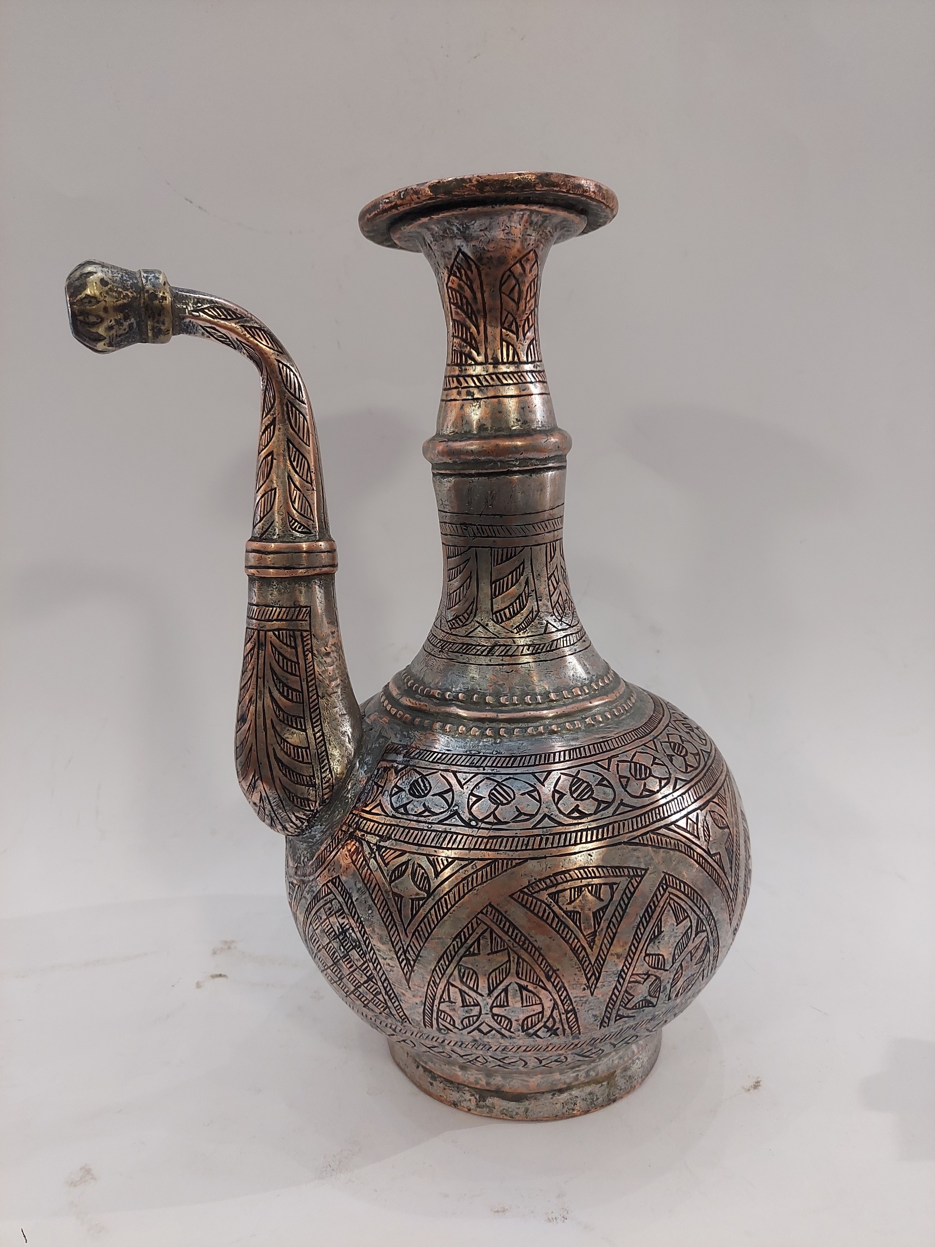 ابریغ یا آفتابه مسی قاجاری تمام قلمزنی بزرگ