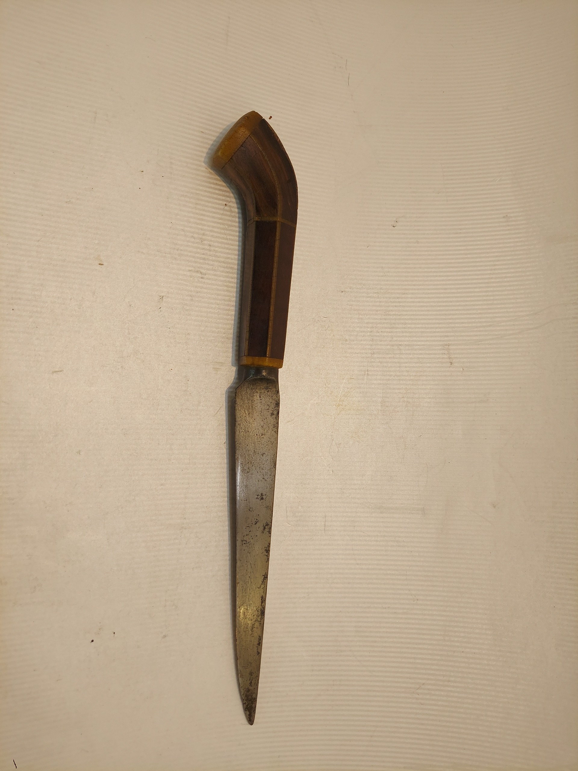 چاقو کمیاب کهنه قدمت بالا با دسته آبنوس