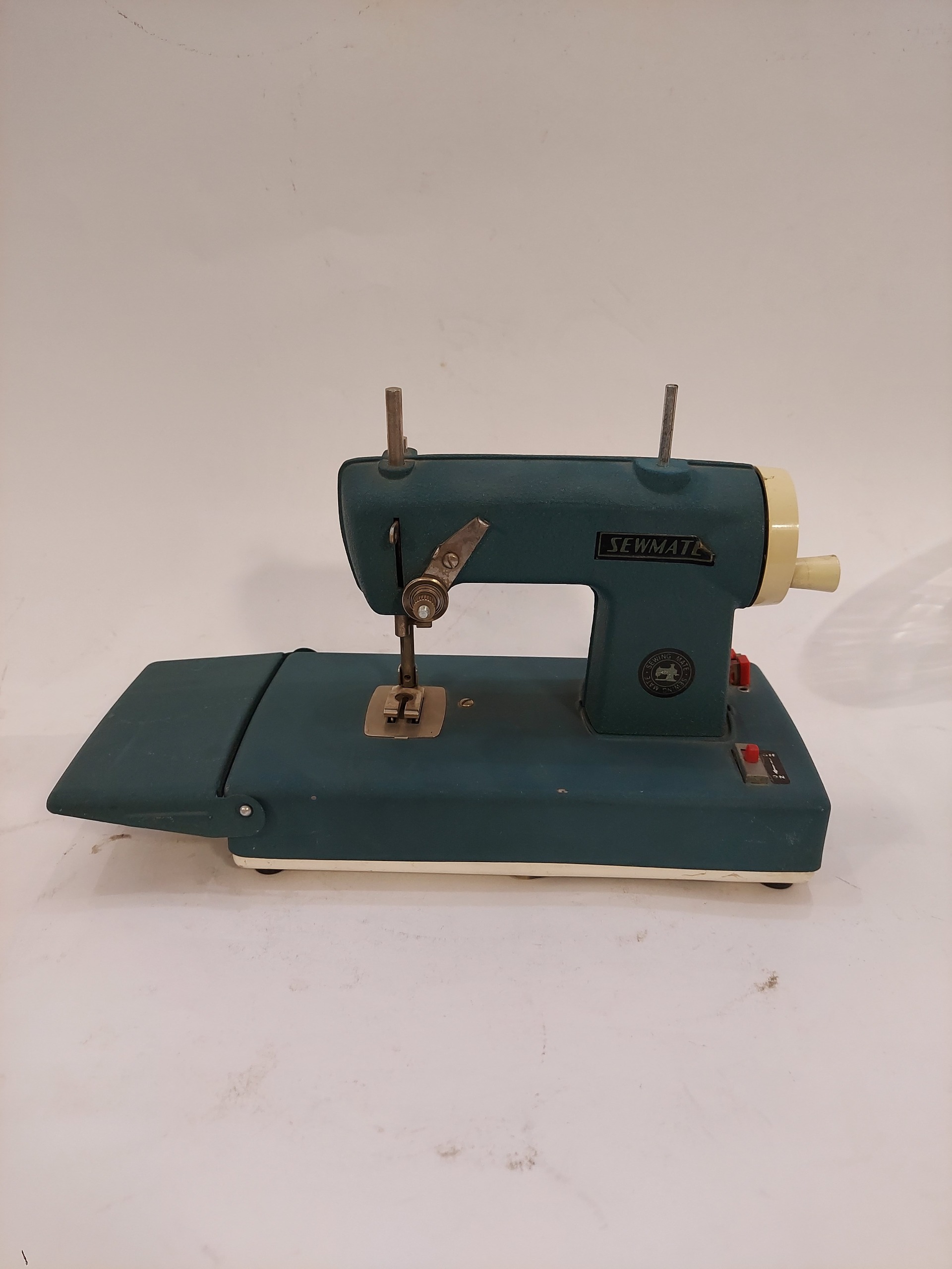 چرخ خیاطی ژاپنی قدیمی مینیاتوری باتری خور