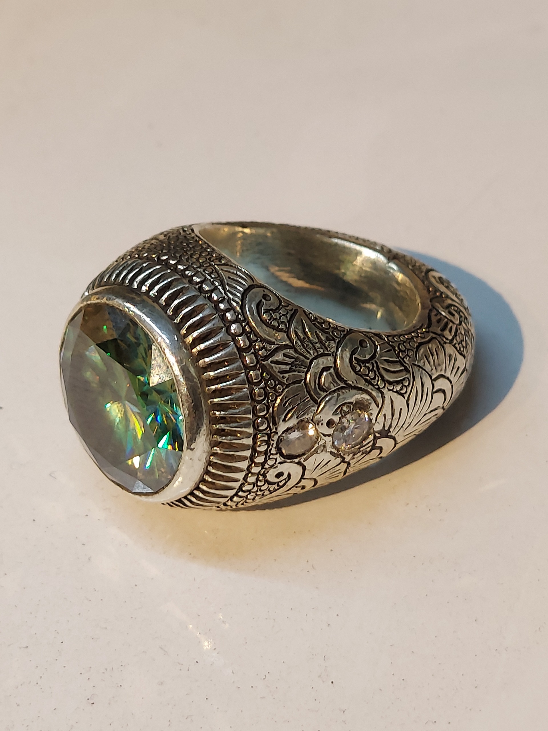 انگشتر غول پیکر 70 گرمی تمام قملزنی موزانایت