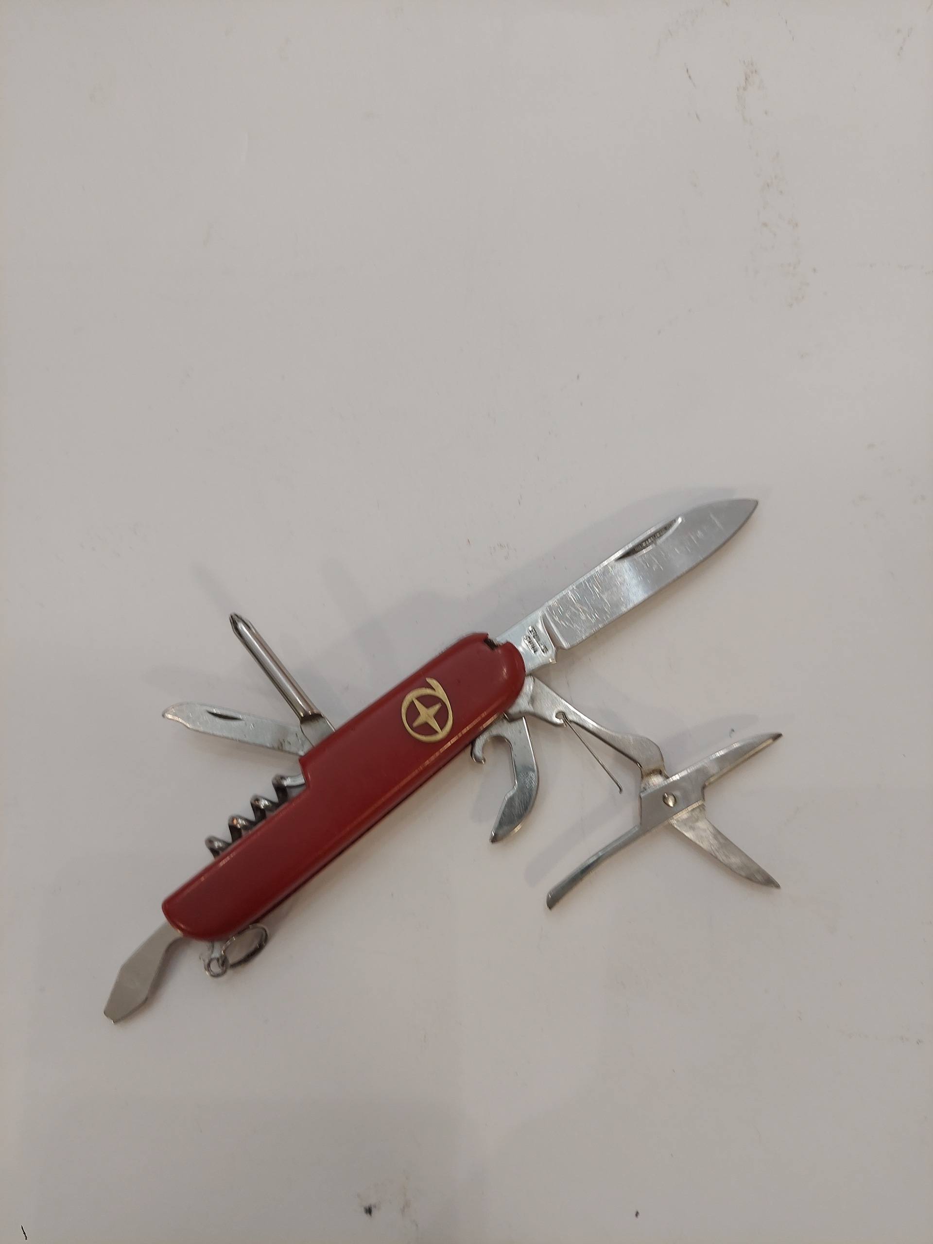 چاقو همه کار طرح سوئیسی سلامت