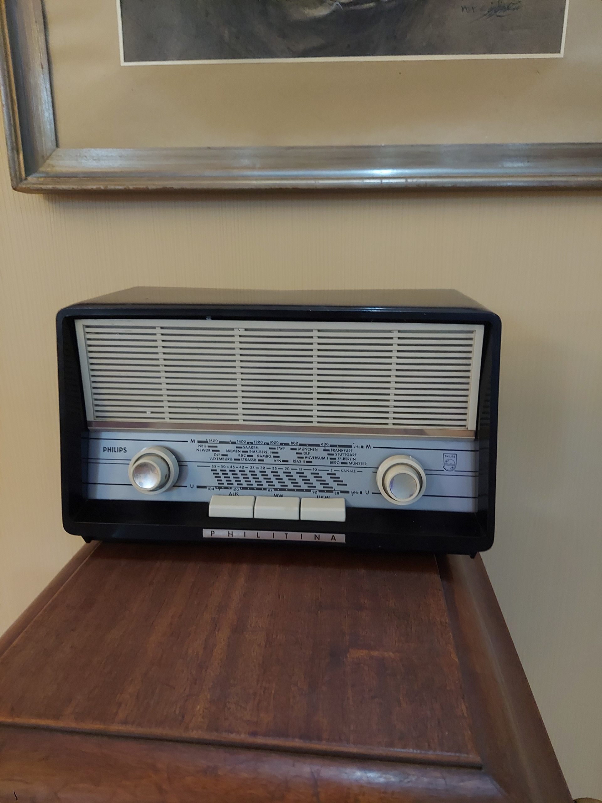 رادیو لامپی فلیپس اف ام دار کاملا سالم