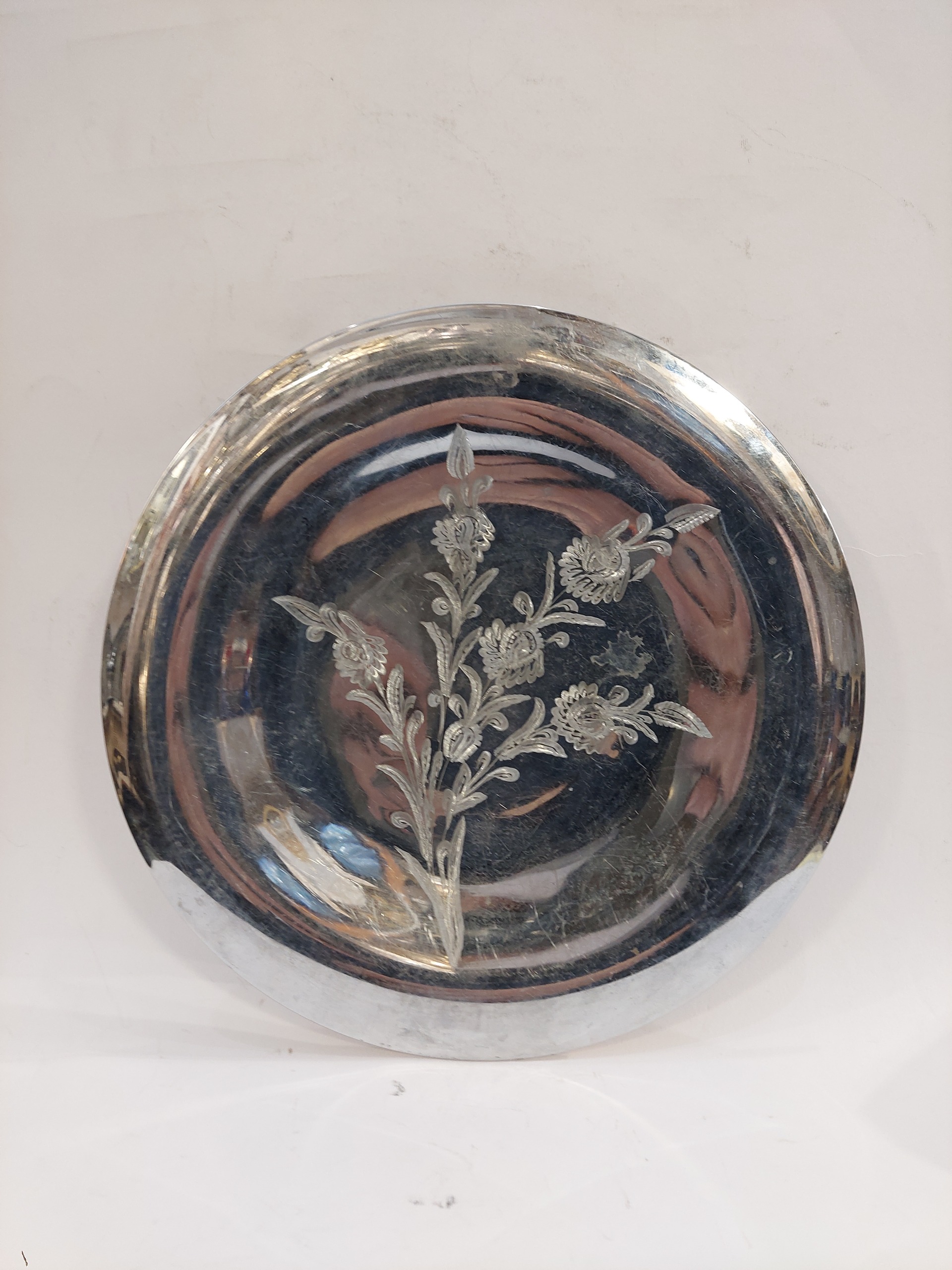 سینی برنجی قملزنی قدیمی با آب کروم زیبا