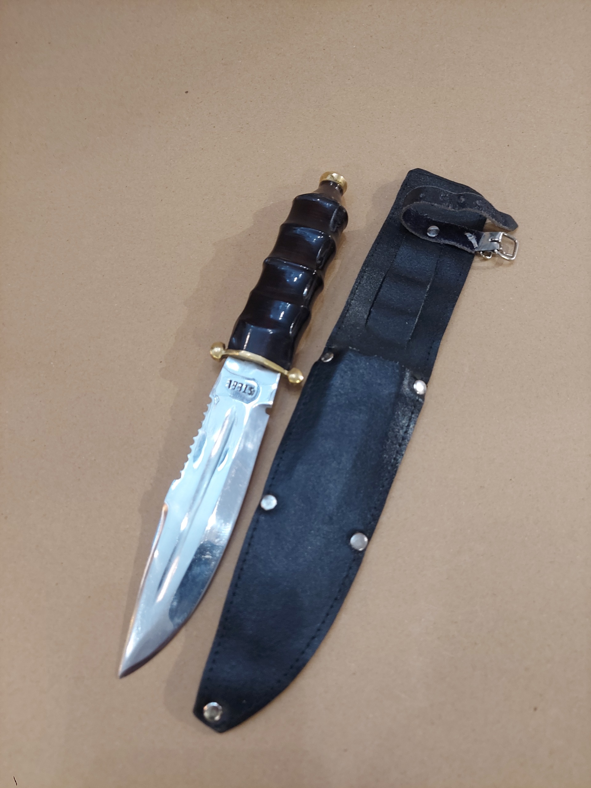 چاقو شکاری قدیمی با دسته سندلوس درجه یک