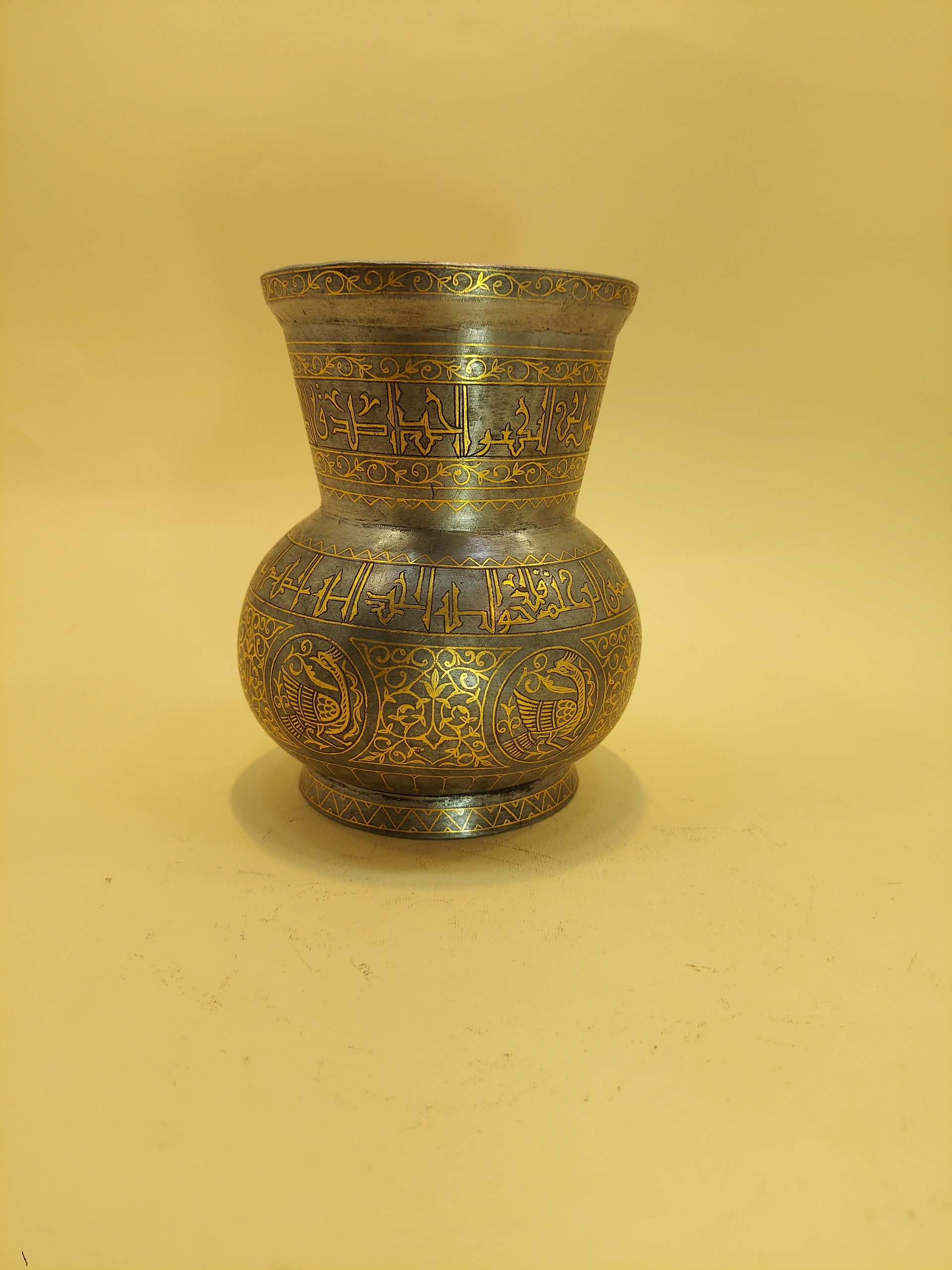 گلدان فولادی دمشقی با طلاکوب عیار 24 کمیاب