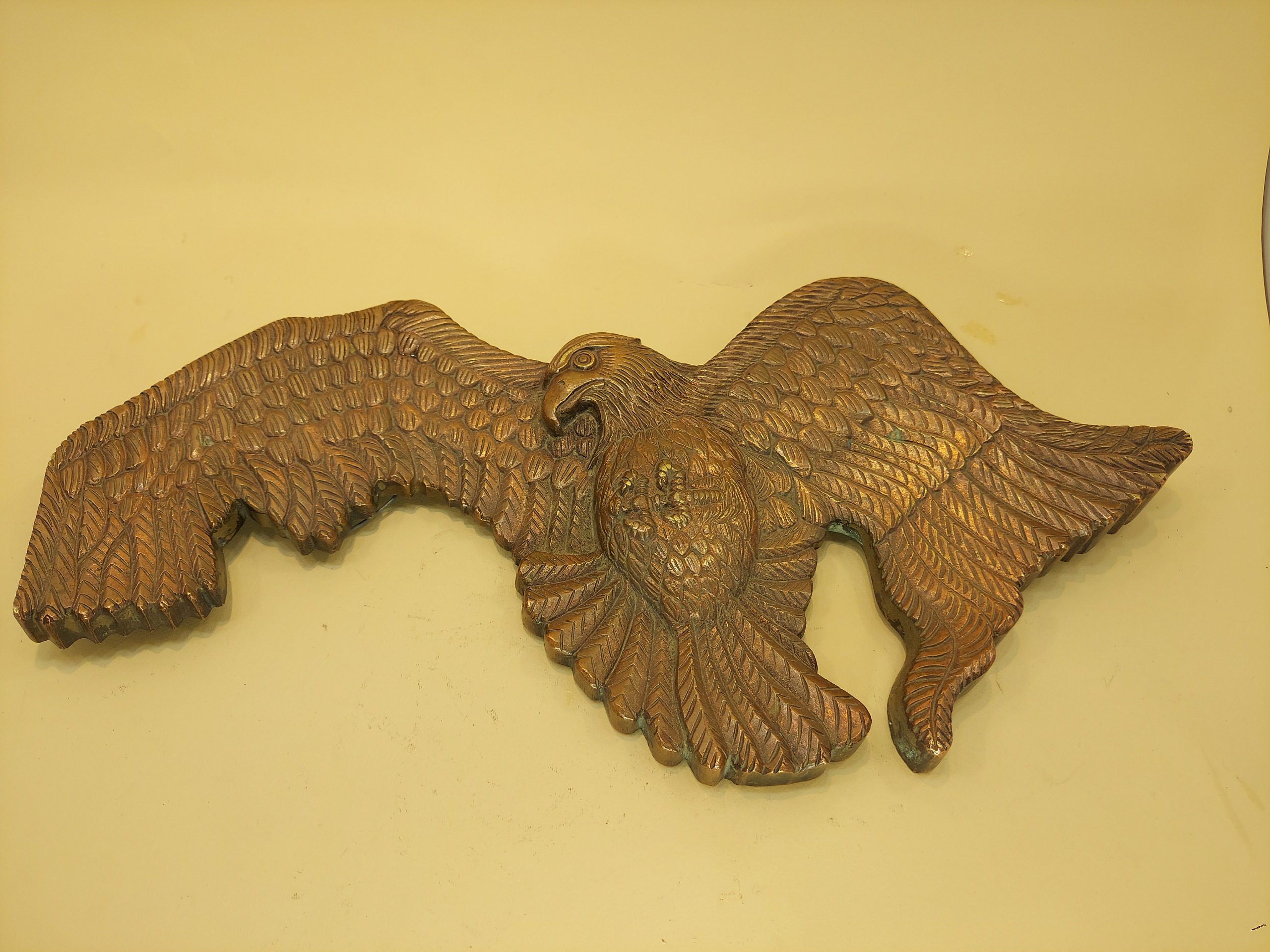 سردیس عقاب برنزی 70 ساله مربوط به حزب بعث