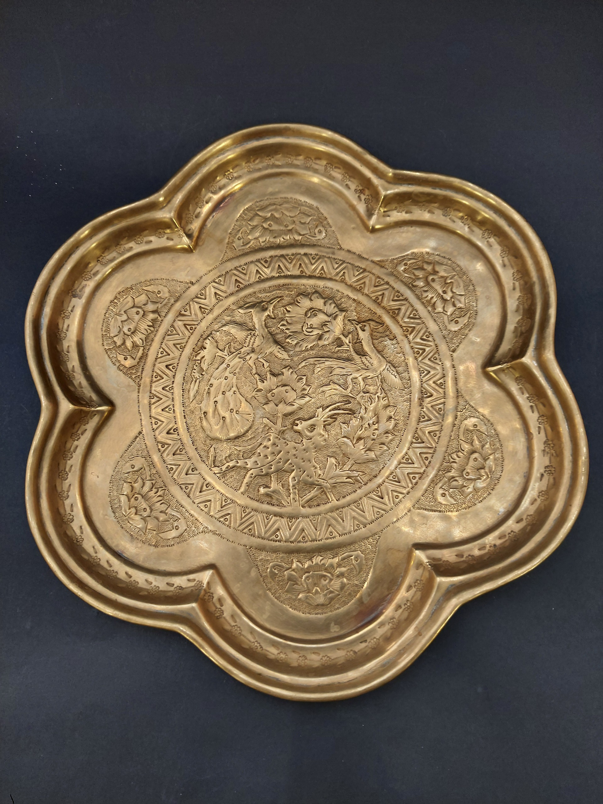سینی برنجی قلمزنی قل دار سنگین وزن پهلوی