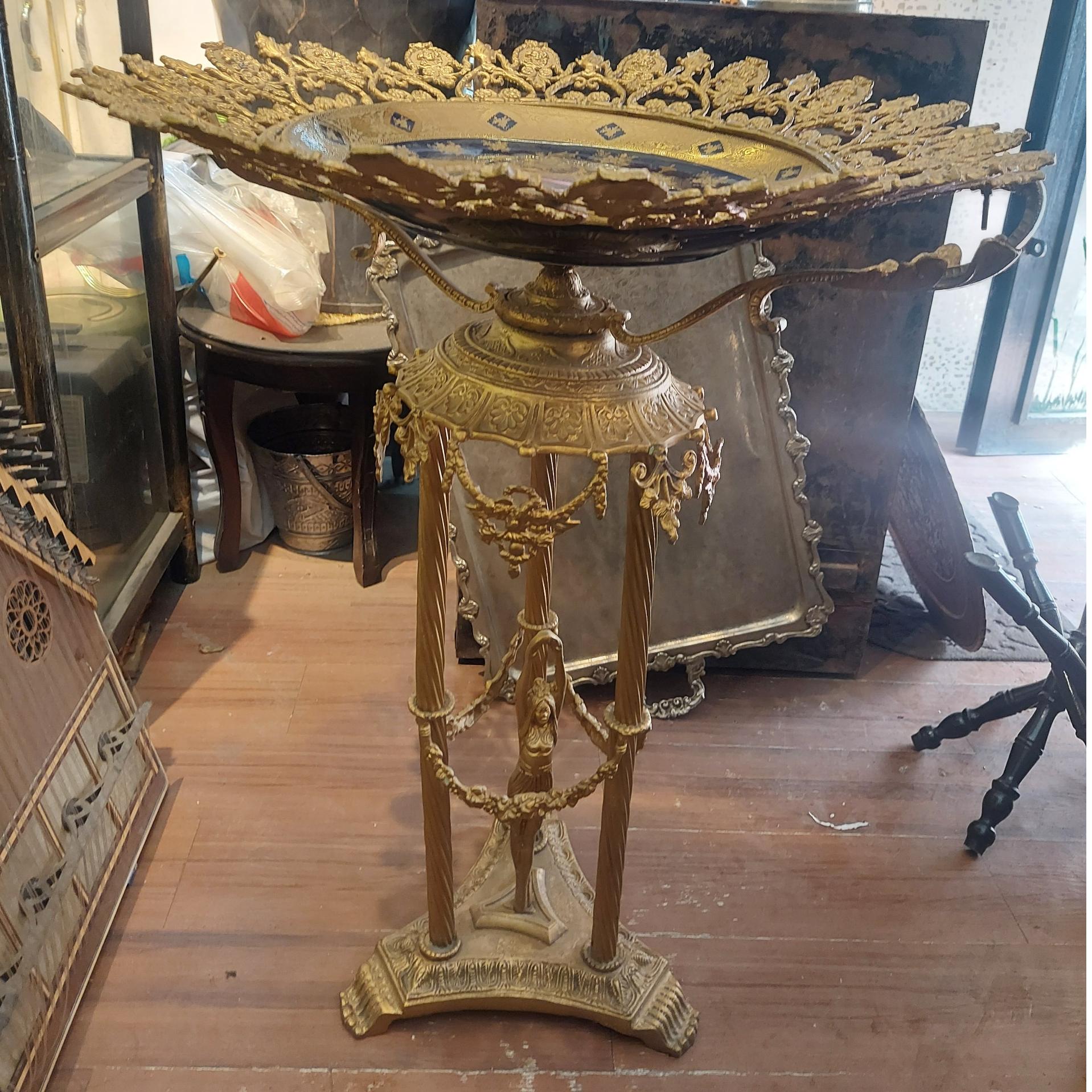 میوه خوری برنجی پایه دار و بشقاب دنسی بزرگ