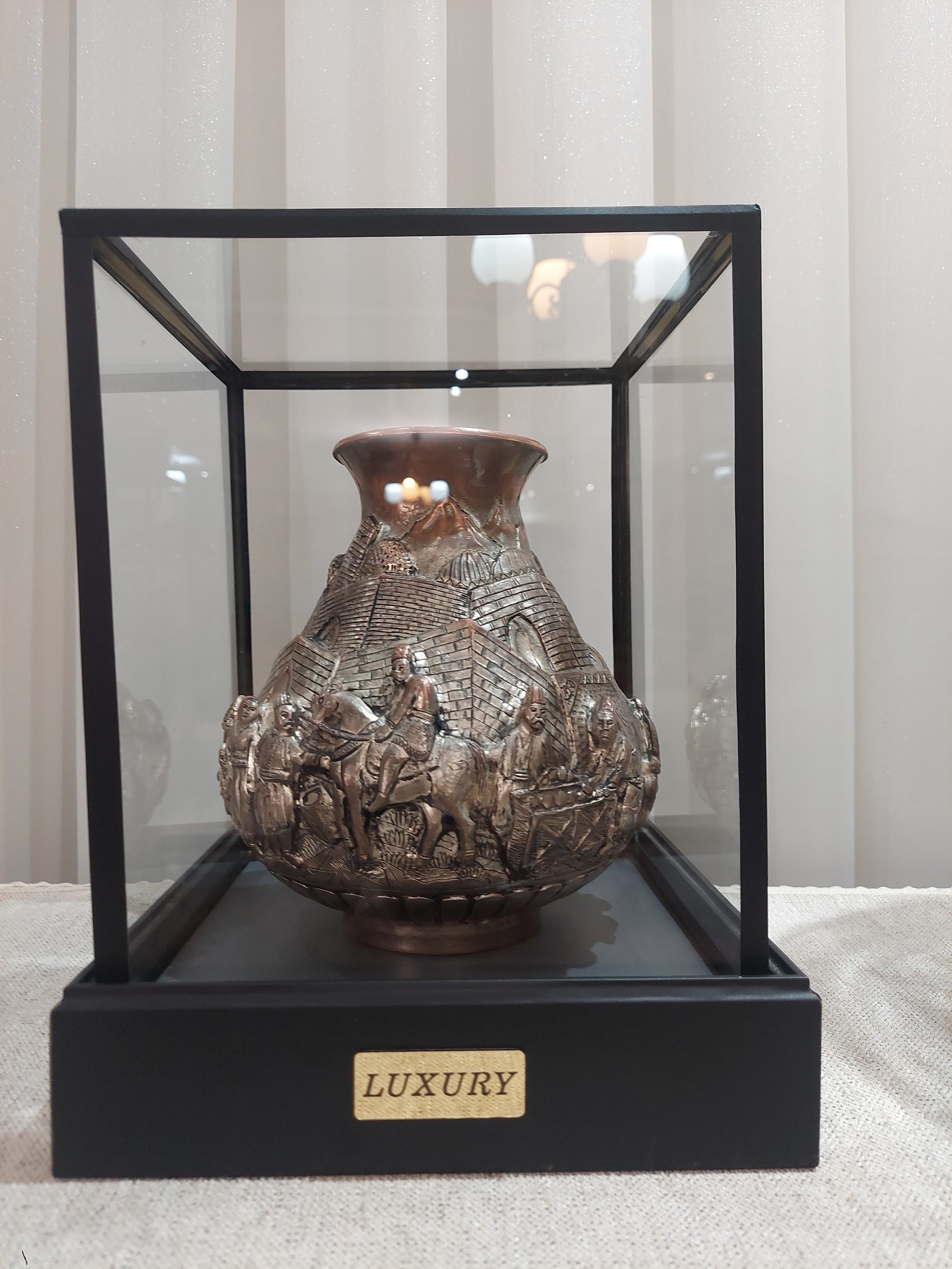 گلدان مسی کمیاب تمام قلم برجسته جونده کاری