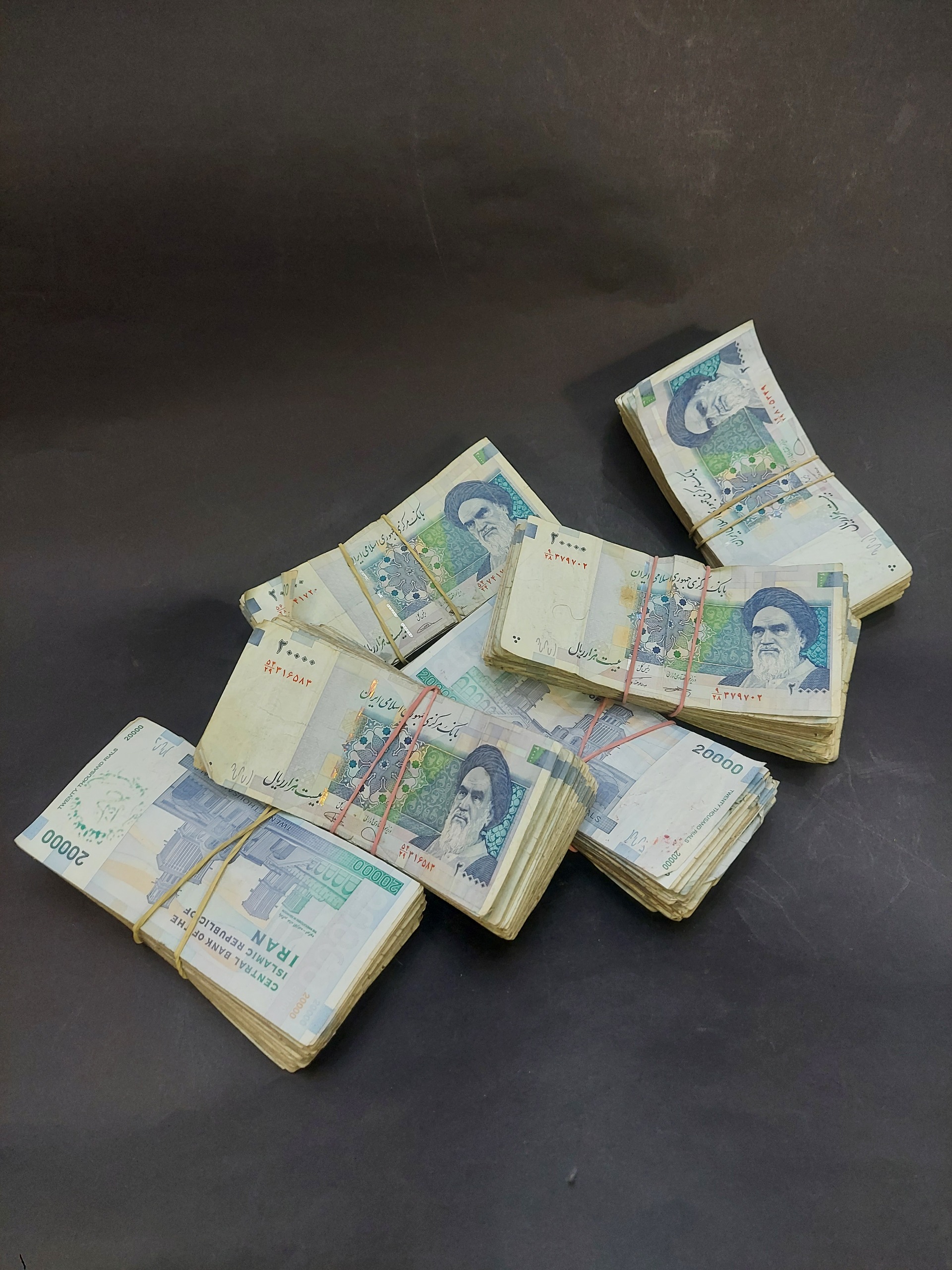 یک بسته دوهزار تومانی کارکرده 100 برگی