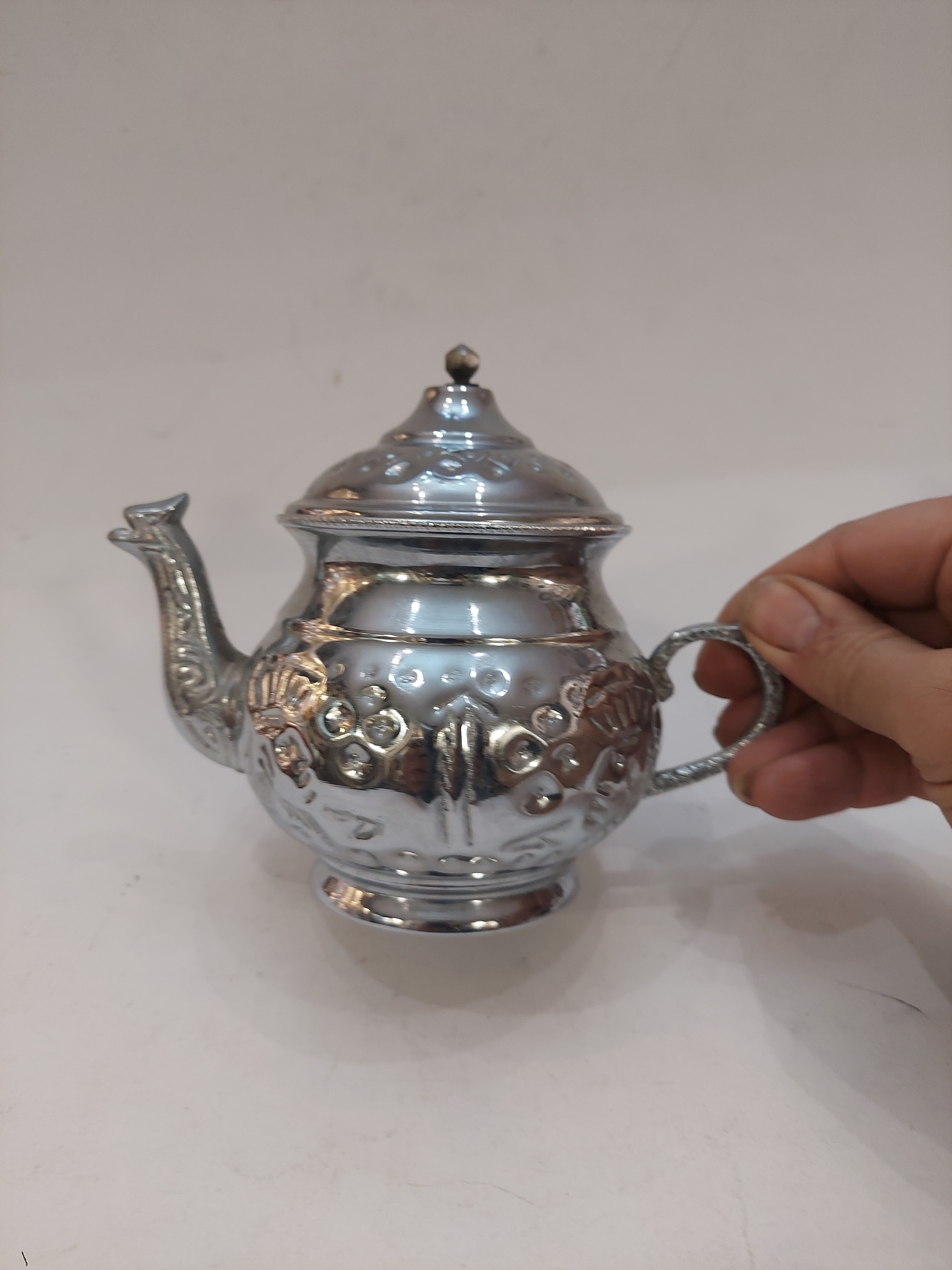 قوری برنجی قدیمی آب کروم
