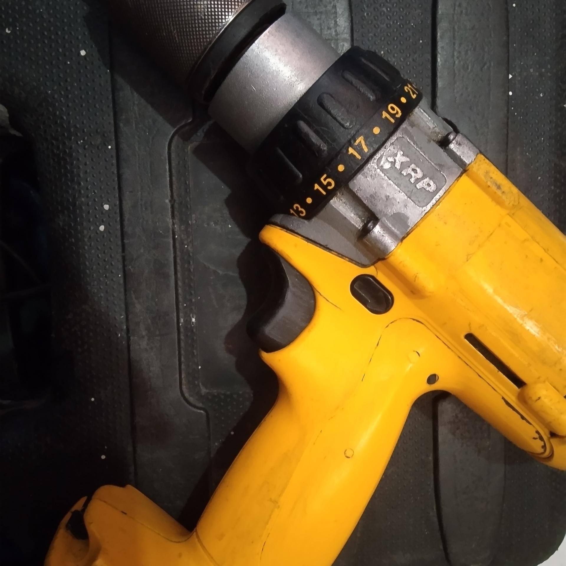 دریل شارژی اصلی دیوالت المانی