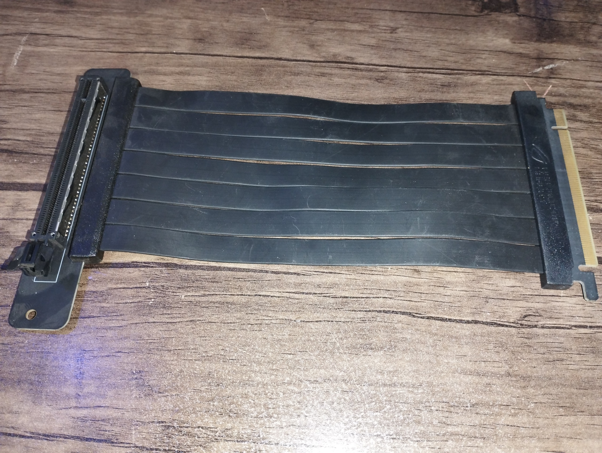 رایزر کارت گرافیگ ROG