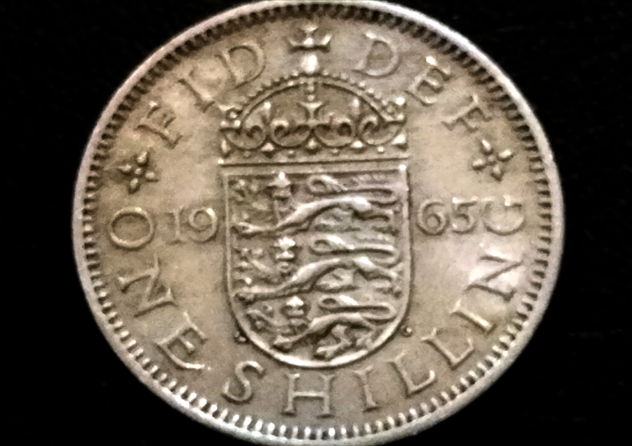 سکه فوق نایاب یک شیلینگ سه شیر 1965 انگلستان