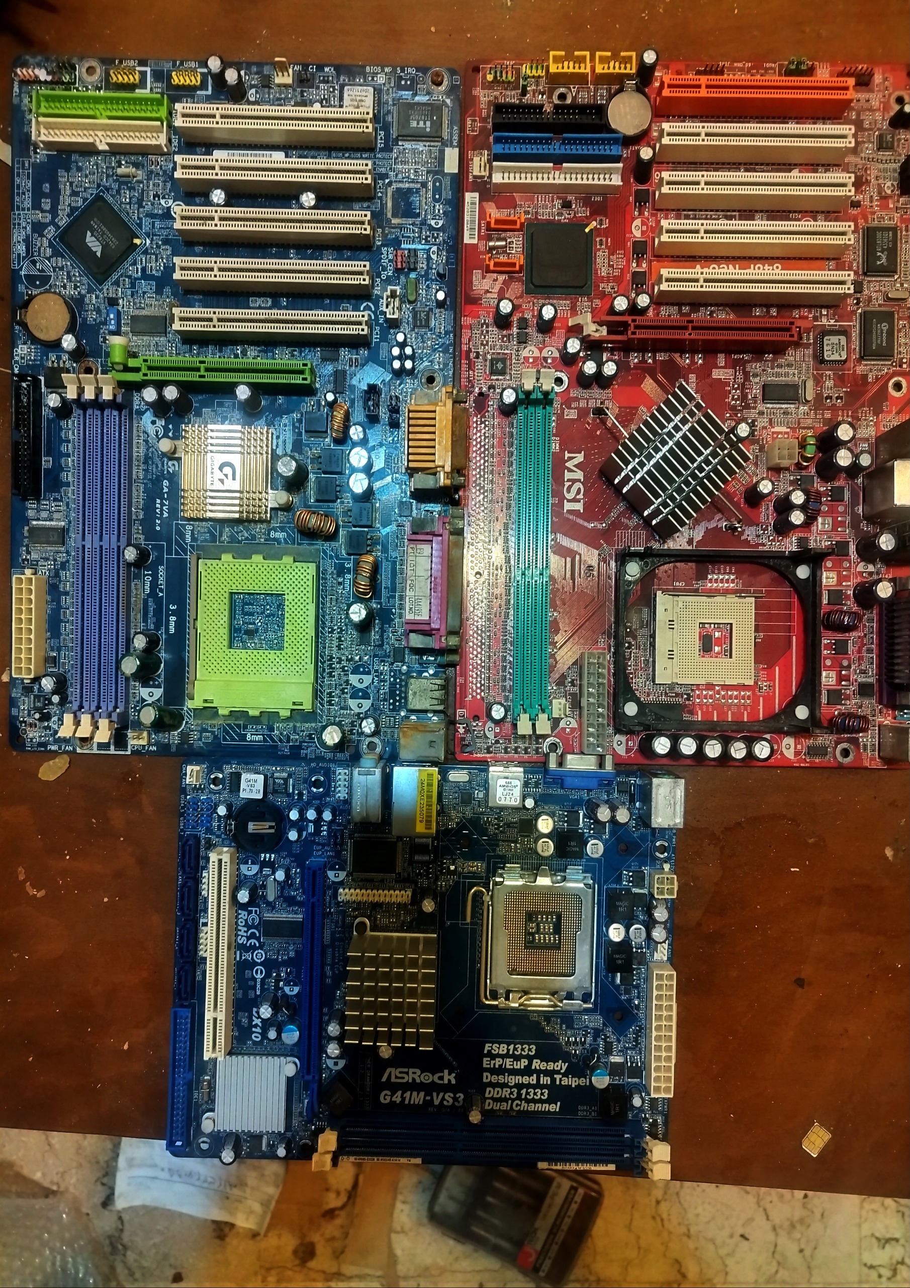 سه عدد مادربرد کامپیوتر برای استخراج و استفاده