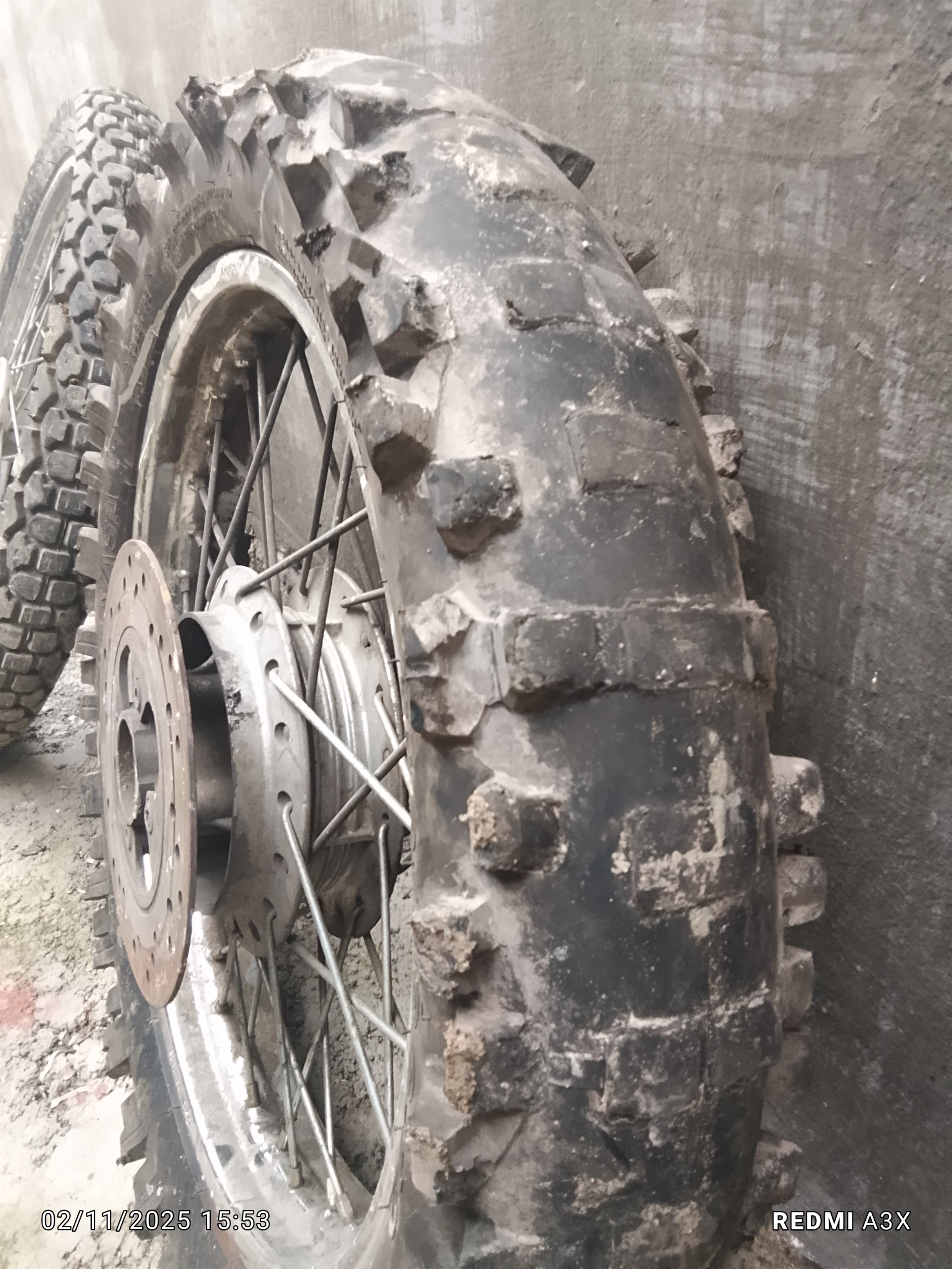 رینگ ولاستیک عقب موتور سیکلت تریل