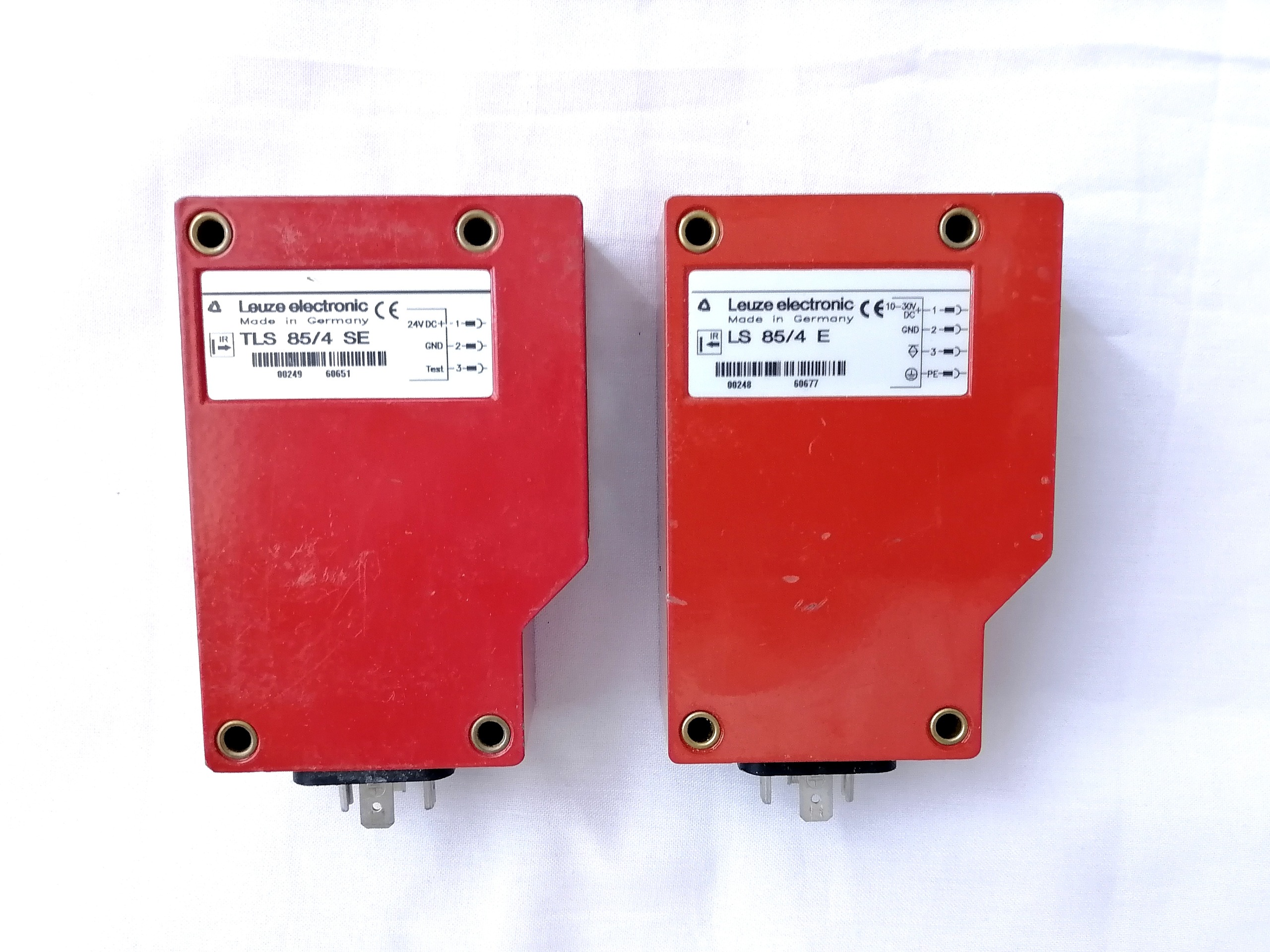 سنسور صنعتی لویز LEUZE دو طرفه کد LS 85/4 E