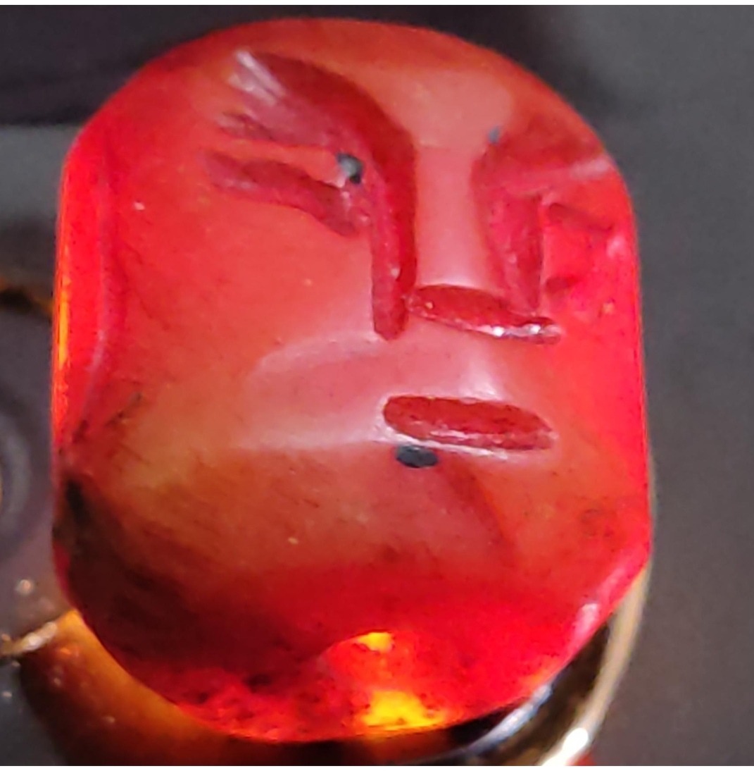 مهره یا نشان یشم قرمز تبتی قدیمی، کمیاب، کلکسیونی