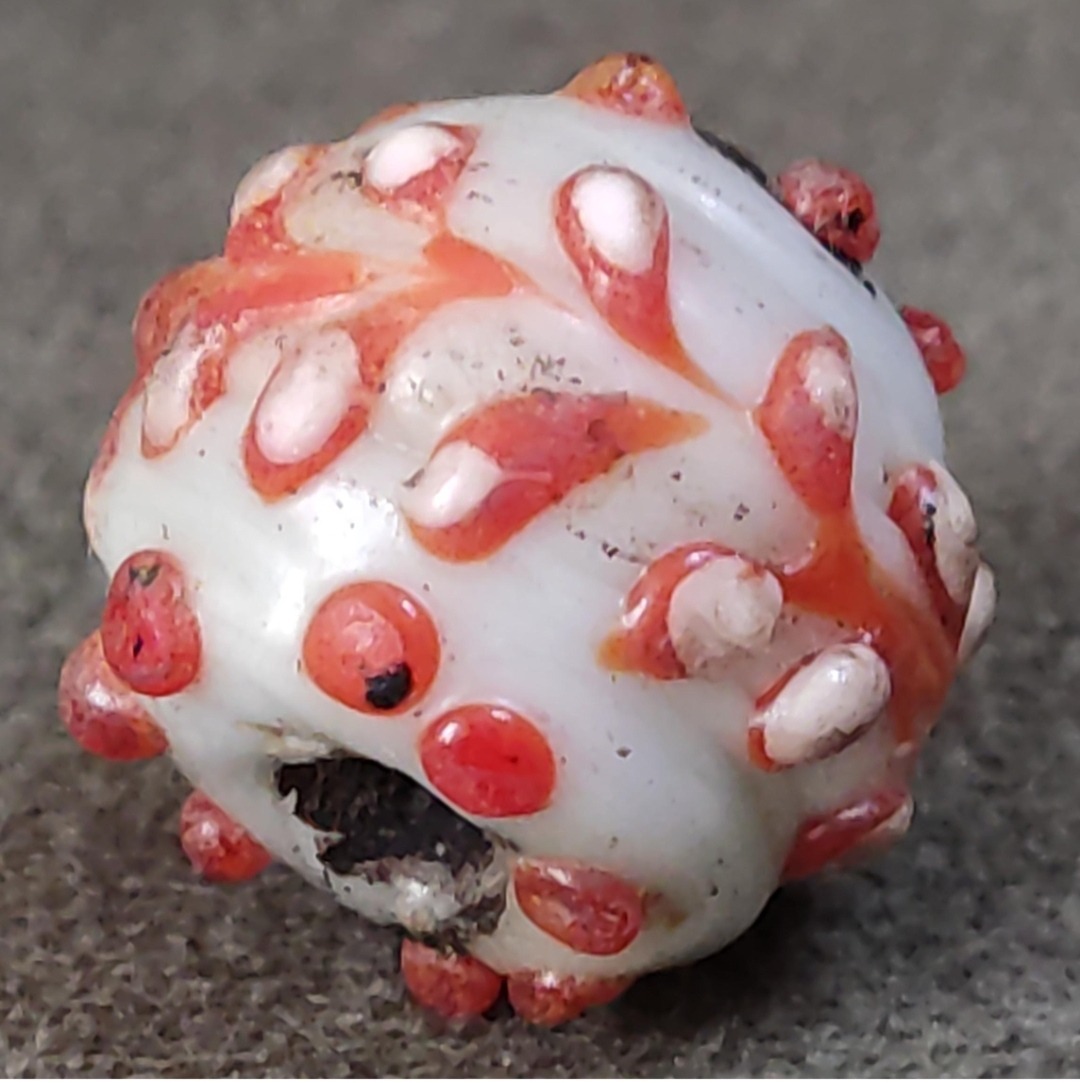 مهره مینای قدیمی و کم نظیر