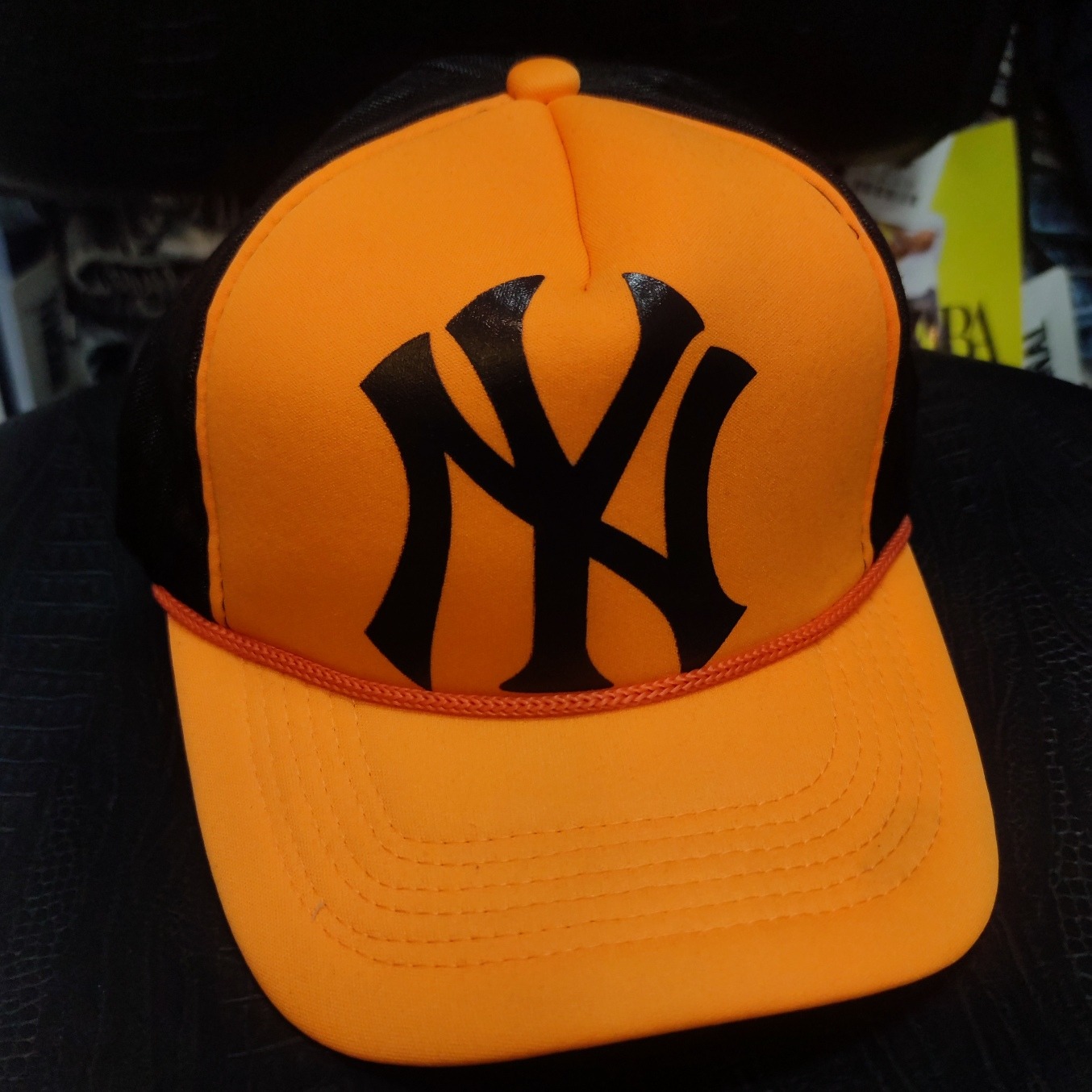کلاه پشت توری NY نارنجی جیغ