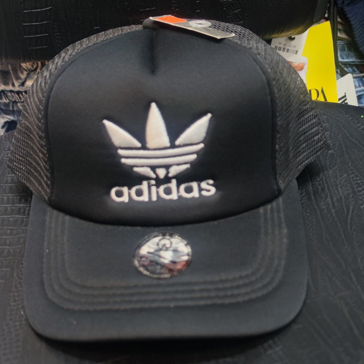 کلاه پشت توری آدیداس