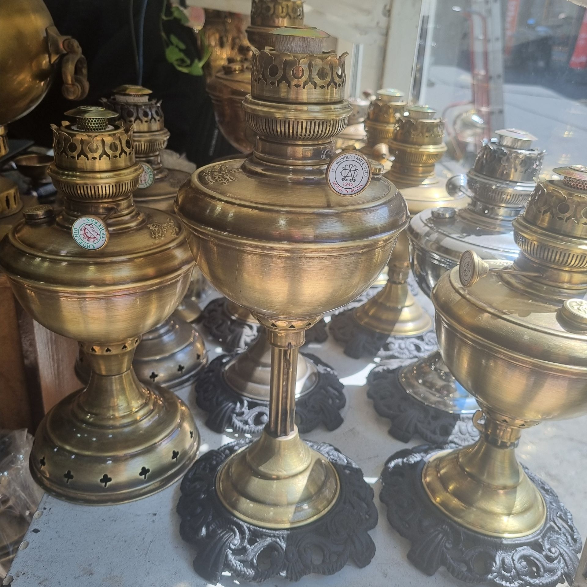 چراغ گردسوز برنجی فتیله گرد پایه بلند و جکدار