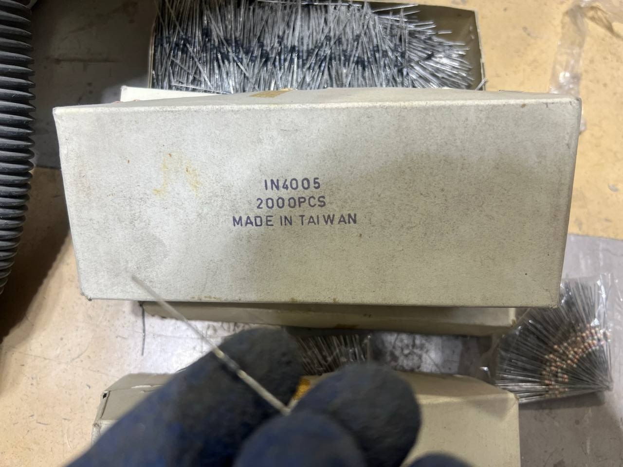 دیود 1N4005 1n4001 جنس قدیمی اصلی 50 عددی