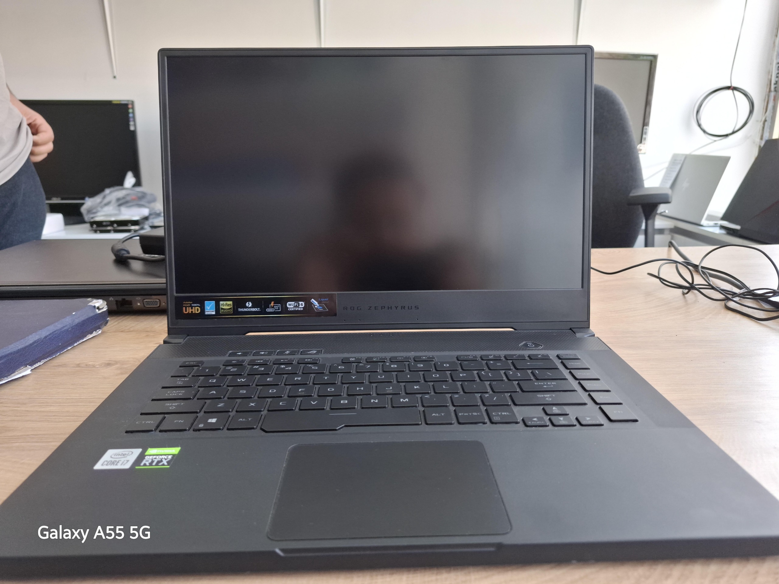 ASUS ROG ZEPHYRUS I7 10875H RAM 16-512-2070 8GIG